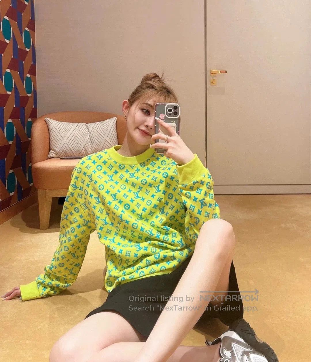 Louis Vuitton fluorescent green logo sweatshirt by LV. Size US L / EU 52-54 / 3 - 7 Thumbnail