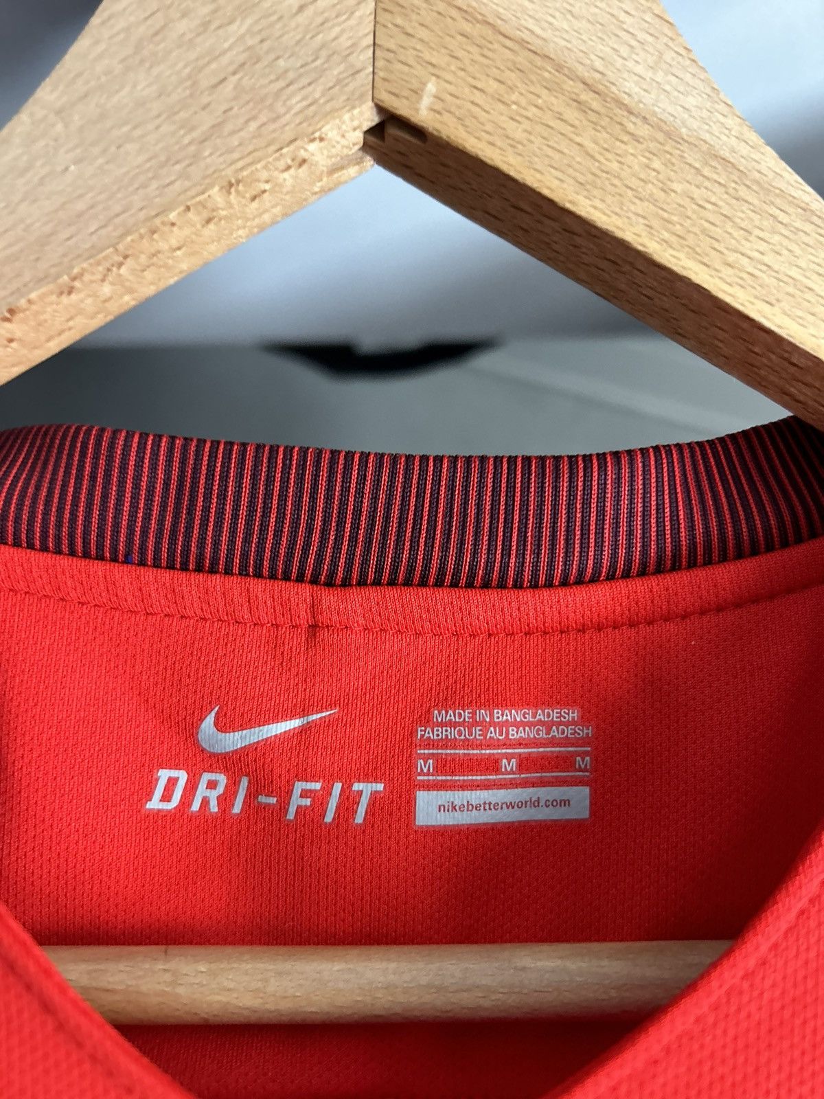 Nike Nike England 2016/17 away soccer jersey Size US M / EU 48-50 / 2 - 6 Thumbnail