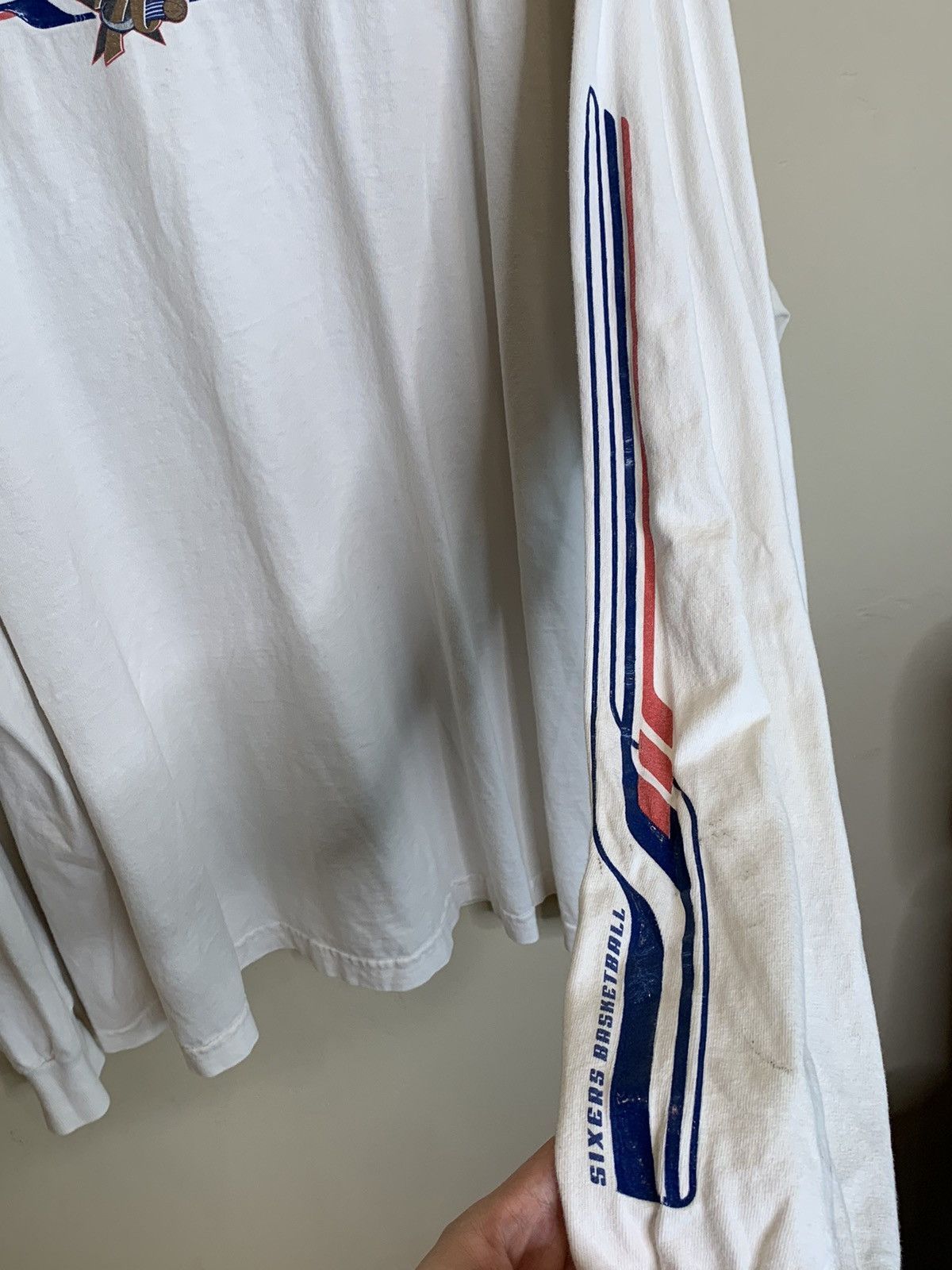 NBA *RARE* Vintage Nike Philadelphia 76ers Center Swoosh Shirt Size US XXL / EU 58 / 5 - 2 Thumbnail