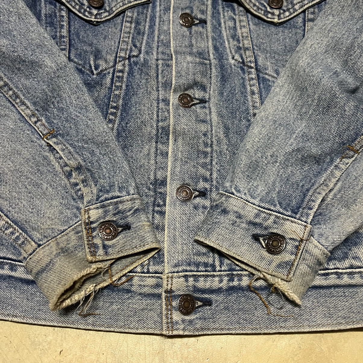 Levi's Vintage Levis Distressed Denim Jacket Size US S / EU 44-46 / 1 - 15 Thumbnail