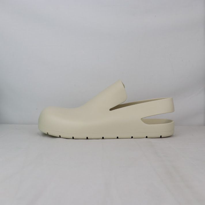 Bottega Veneta o1rshd1 Matt Rubber Puddle Sandal in Fondant Size US 11 / EU 44 - 6 Thumbnail
