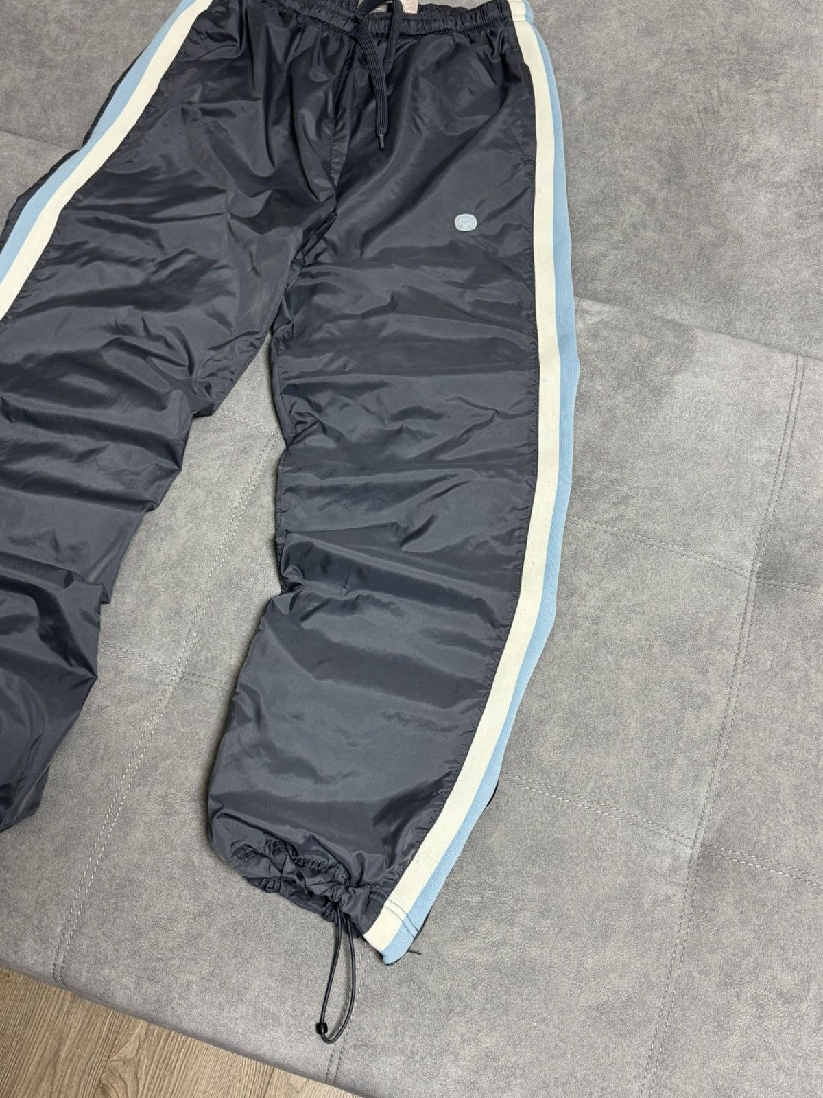 Nike Vintage Nike Nylon Swoosh Y2K Baggy Pants Sweatpants Size XL Size US 34 / EU 50 - 7 Thumbnail