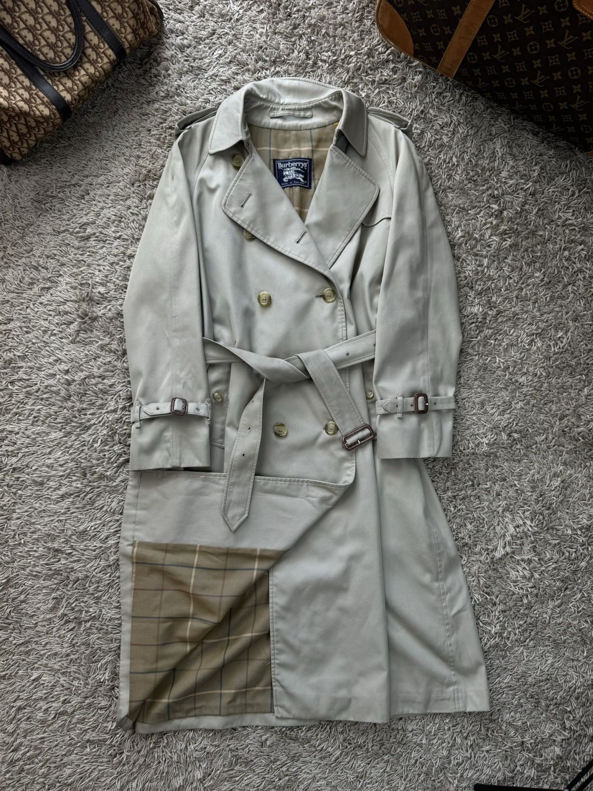 コート BURBERRY Cream Wool Blend Montgomery Burberry Cream Wool Blend Montgomery Coat – LOZURI®