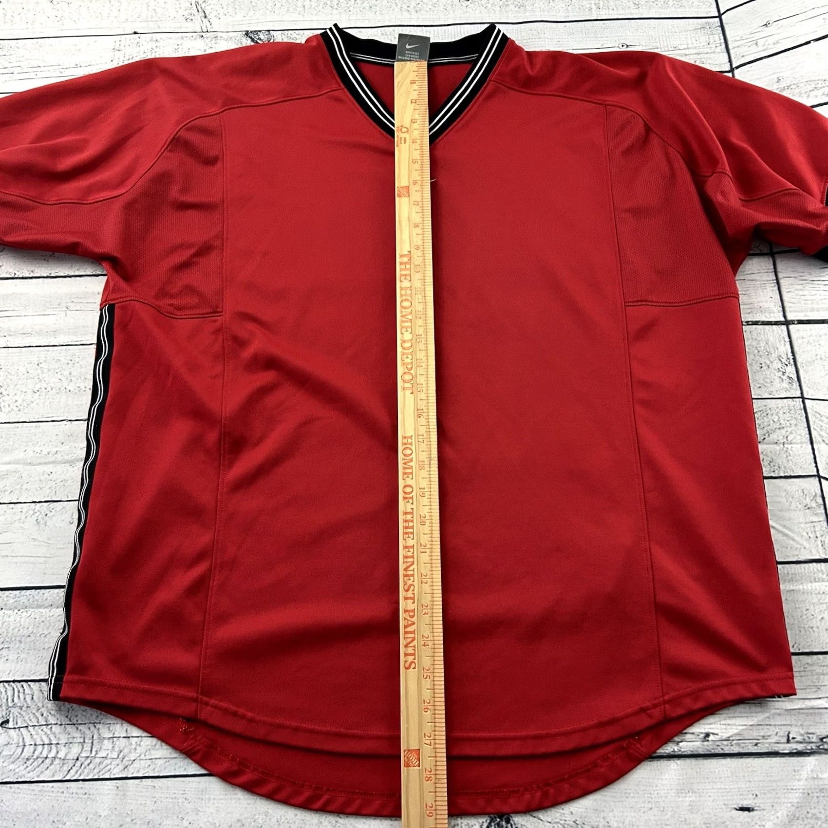Nike VINTAGE Nike Center Check V Neck Short Sleeve Jersey Shirt Men XL Red Size US XL / EU 56 / 4 - 4 Thumbnail