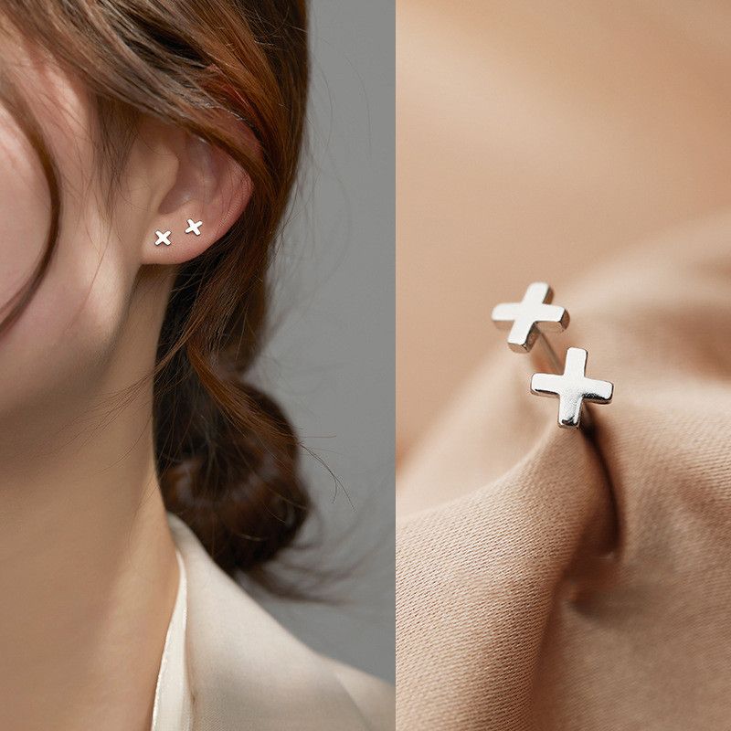 Diamond Earrings x Jewelry Cross Retro Earrings One Pairs Chrome Jewelry in Silver, Men's