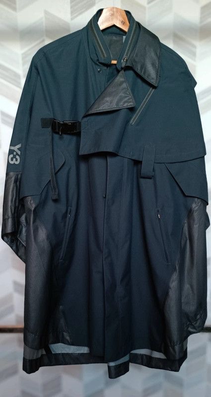 Adidas Y-3 CH1 Terrex Hooded Poncho FW20 CHAPTER 1 COLLECTION Size US XS / EU 42 / 0 - 12 Thumbnail