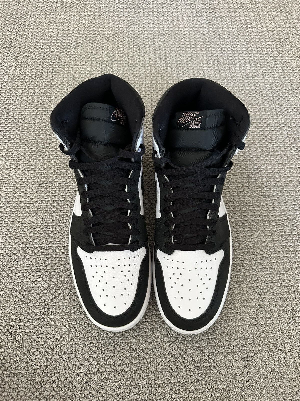 Nike Jordan 1 Bleached Coral Size US 11 / EU 44 - 16 Thumbnail