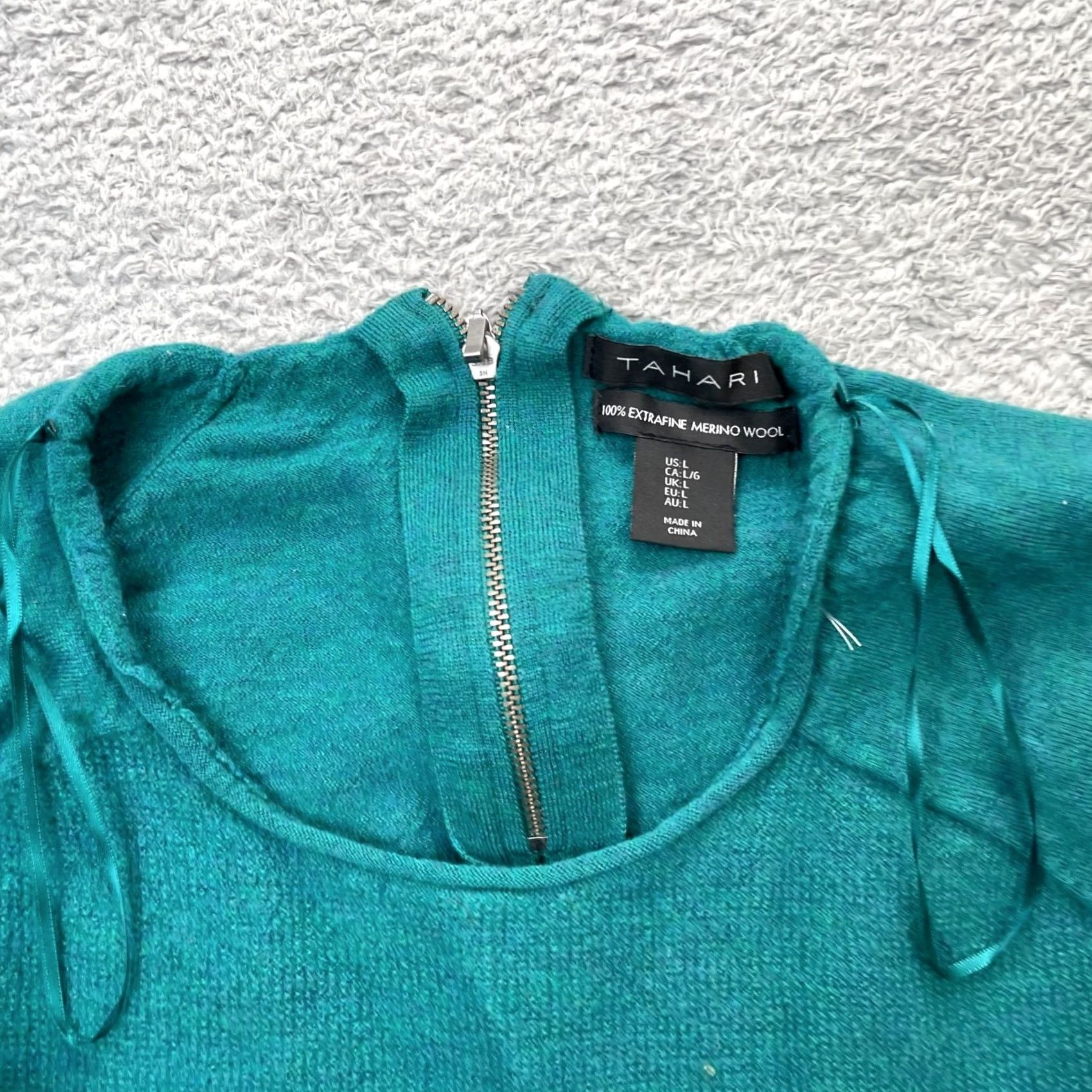 Vintage Tahari Sweater Womens L Blue Extrafine Merino Wool Knit Round Neck Back Zip Size L / US 10 / IT 46 - 5 Thumbnail