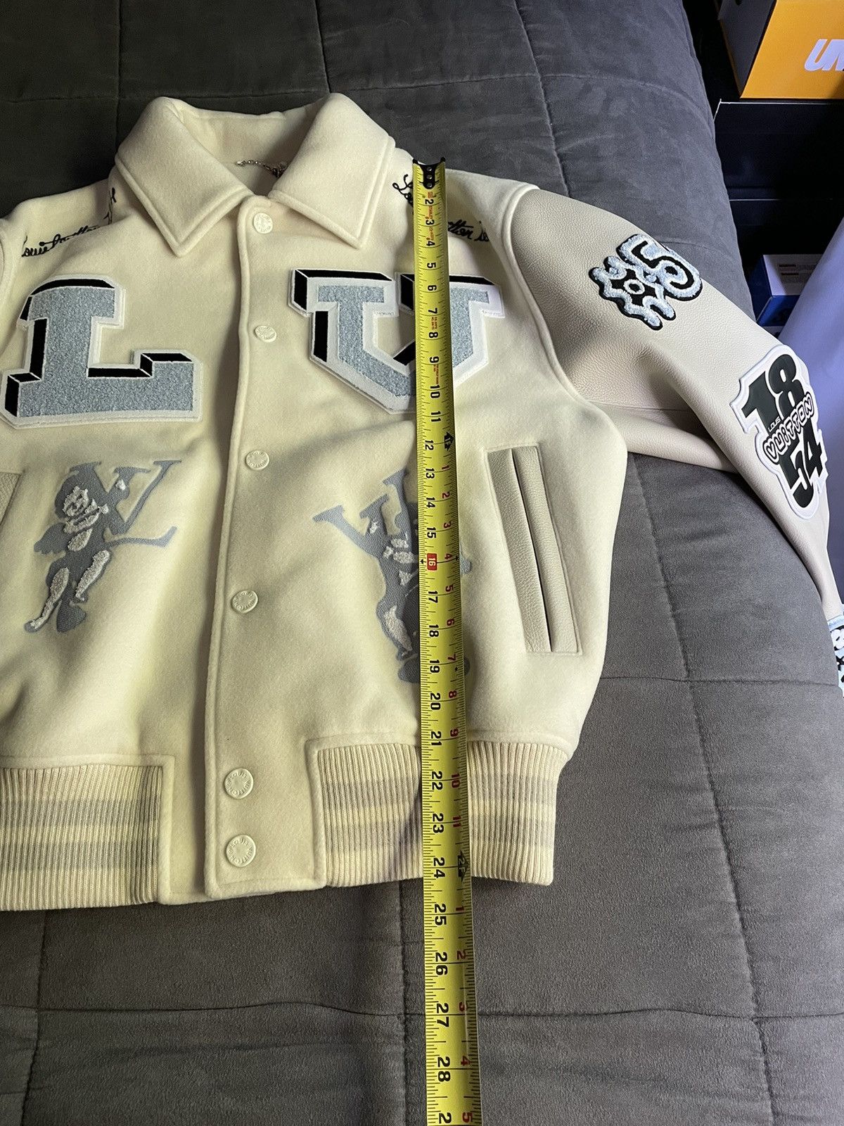 Louis Vuitton Louis Vuitton Bunny Patches Varsity Jacket Size US S / EU 44-46 / 1 - 9 Thumbnail