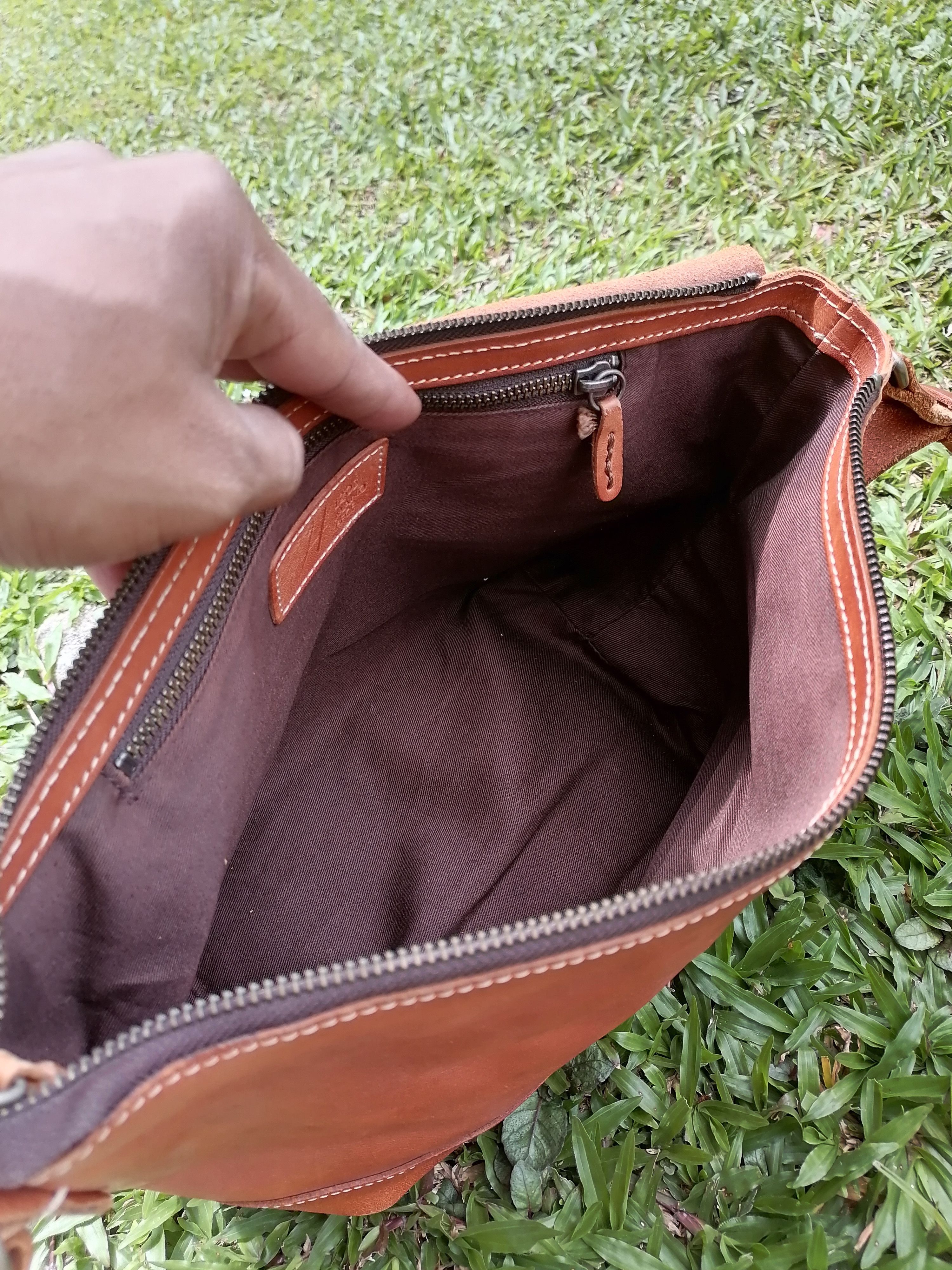 Japanese Brand Japan Leather Craft H 1203 Mano Fece Sling / Crossbody Bag Size ONE SIZE - 8 Thumbnail