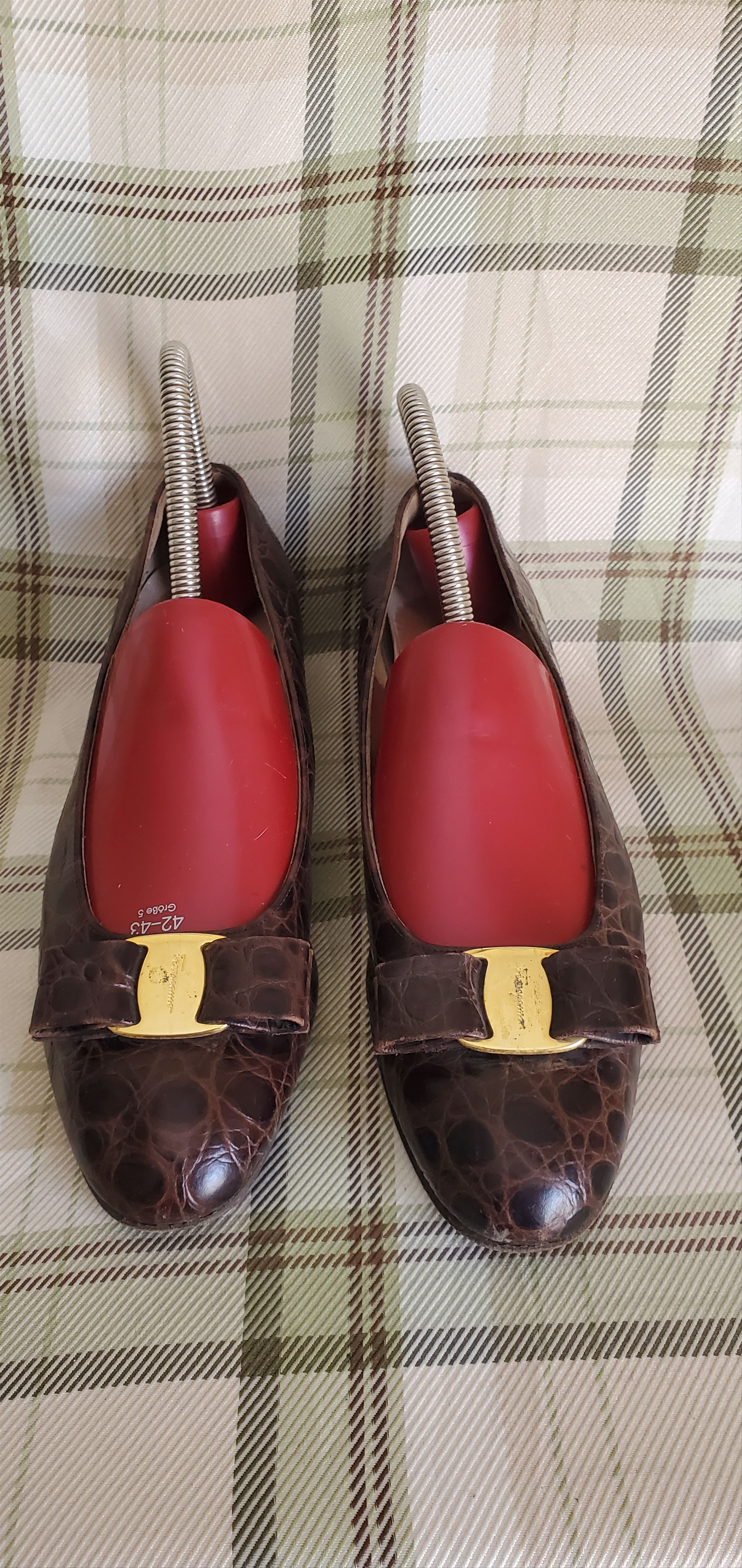Salvatore Ferragamo Salvatore Ferragamo Crocodile Pump Shoes Size US 8 / IT 38 - 2 Thumbnail
