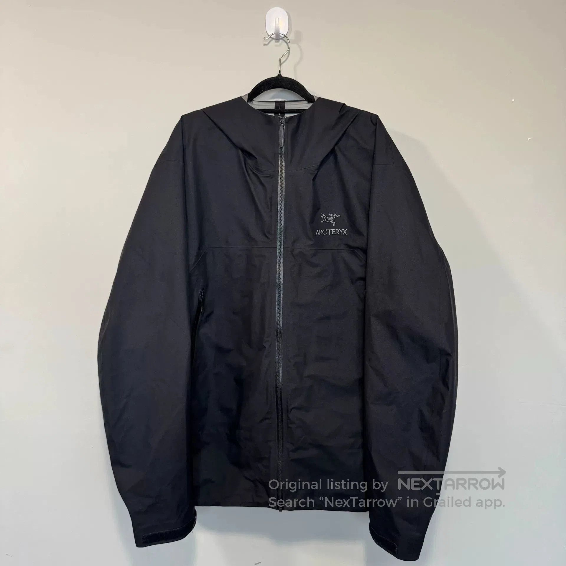 Arc'teryx Arcteryx BETA Jacket in Black Size XL. Size US XL / EU 56 / 4 - 1 Thumbnail