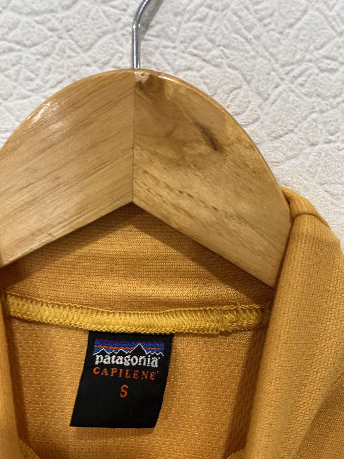 Patagonia Patagonia Capilene Yellow Gorpcore Shirt Sweater Mens Size US S / EU 44-46 / 1 - 5 Thumbnail