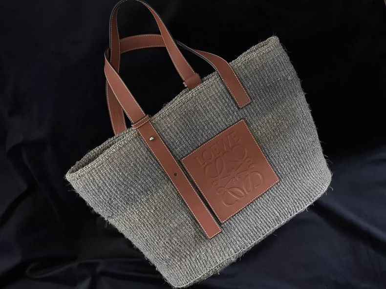 Loewe loewe Lambskin tote bag 2503-Nextarrow Size ONE SIZE - 1 Thumbnail
