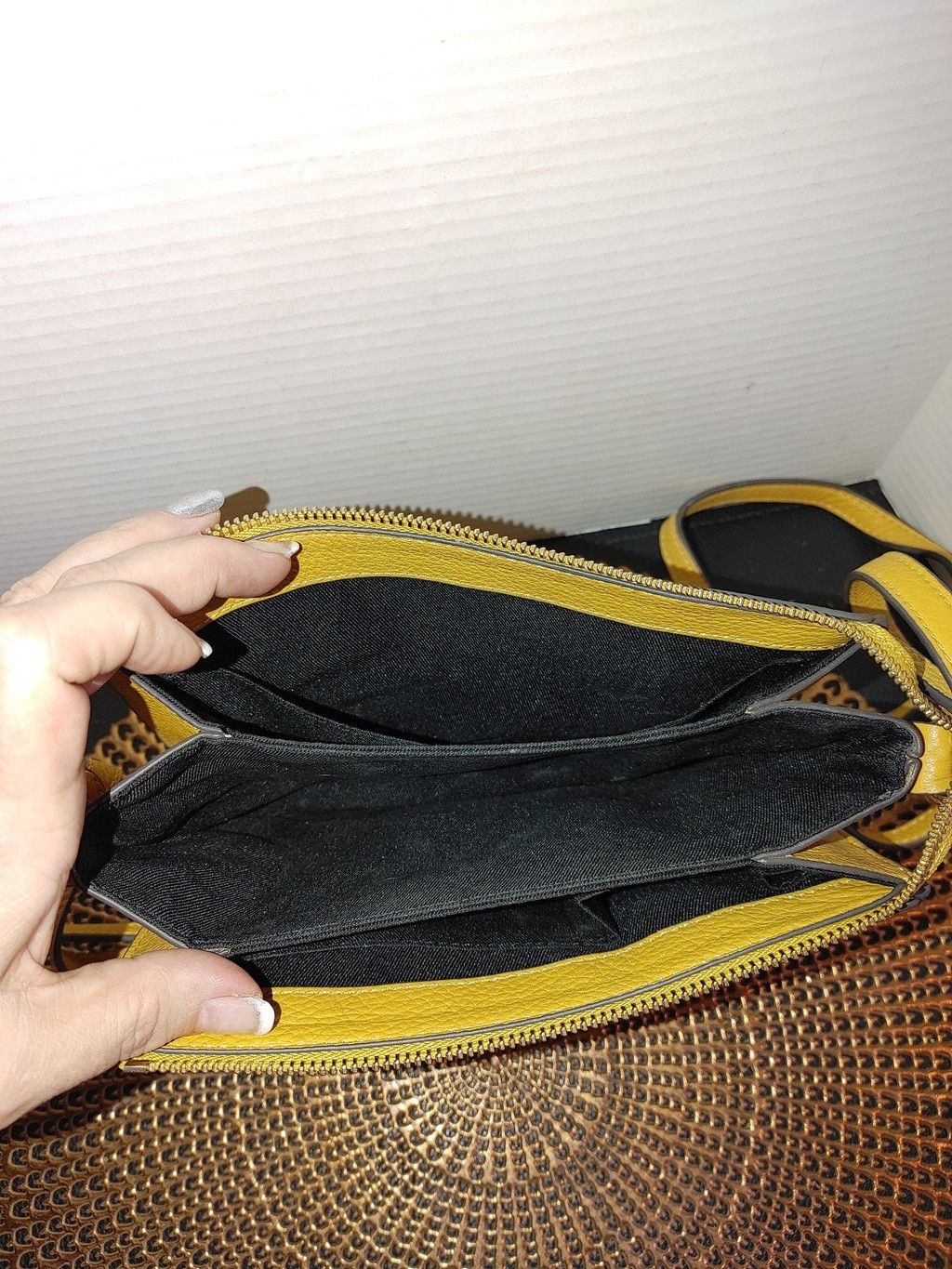 Vince Camuto Vince Camuto Small Eris Leather Crossbody Size ONE SIZE - 7 Thumbnail