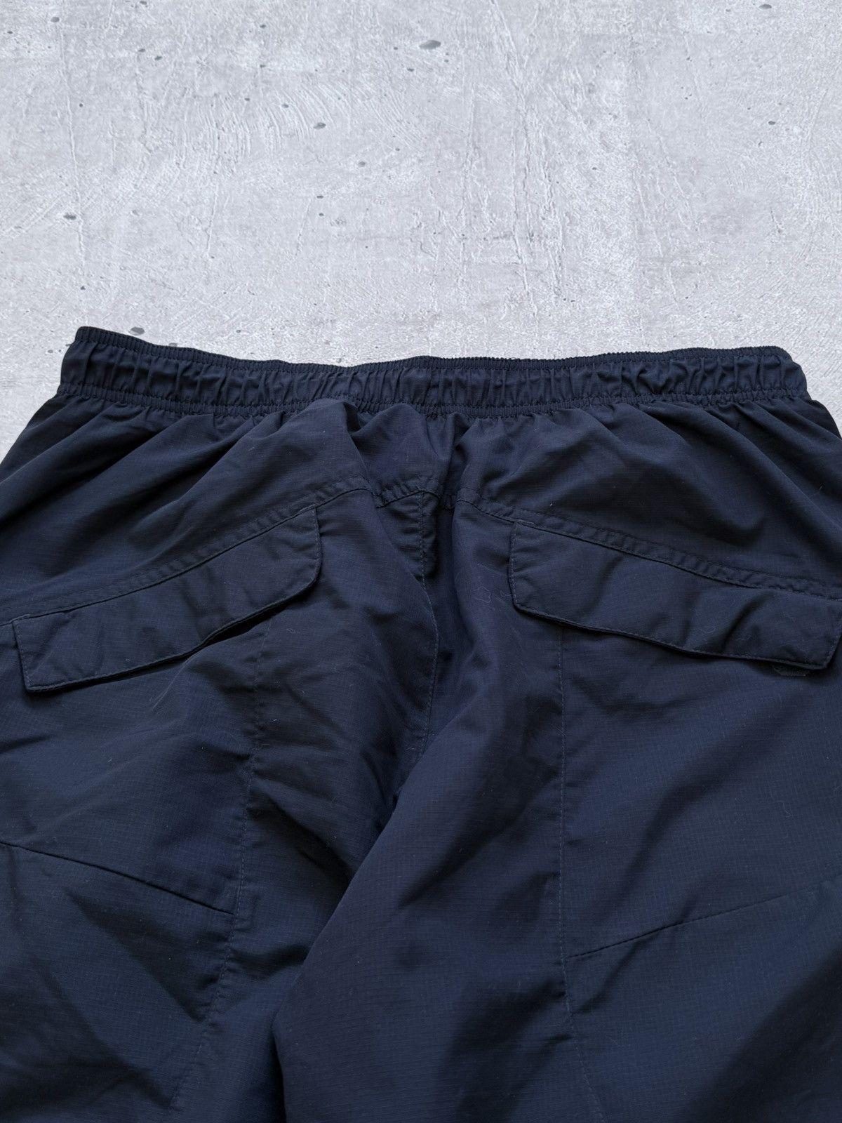 Nike Vintage 00s Nike Baggy Cargo Nylon Tack Pants Y2K Size US 34 / EU 50 - 10 Thumbnail