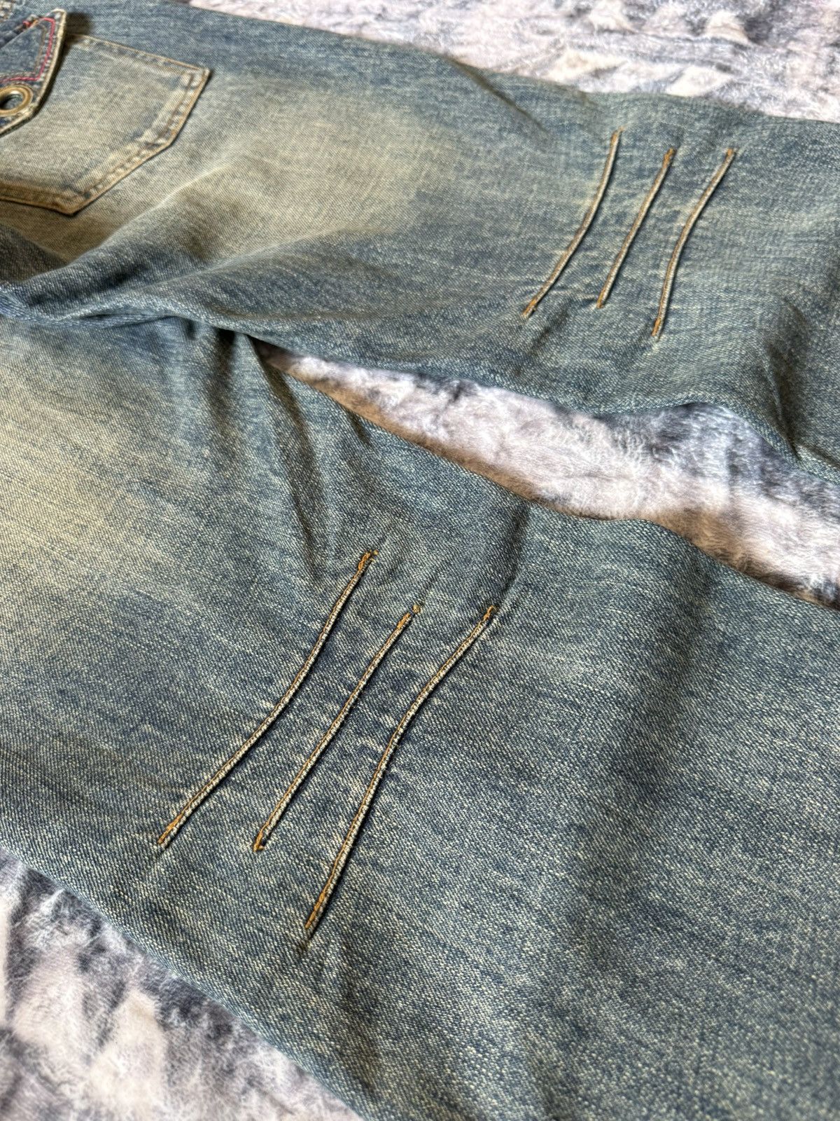 Fad Three × GOSTAR DE FUGA × Japanese Brand Rupert Japan Muddy Wash Rivet Edgy Flared Denim Pants Size US 31 - 17 Thumbnail