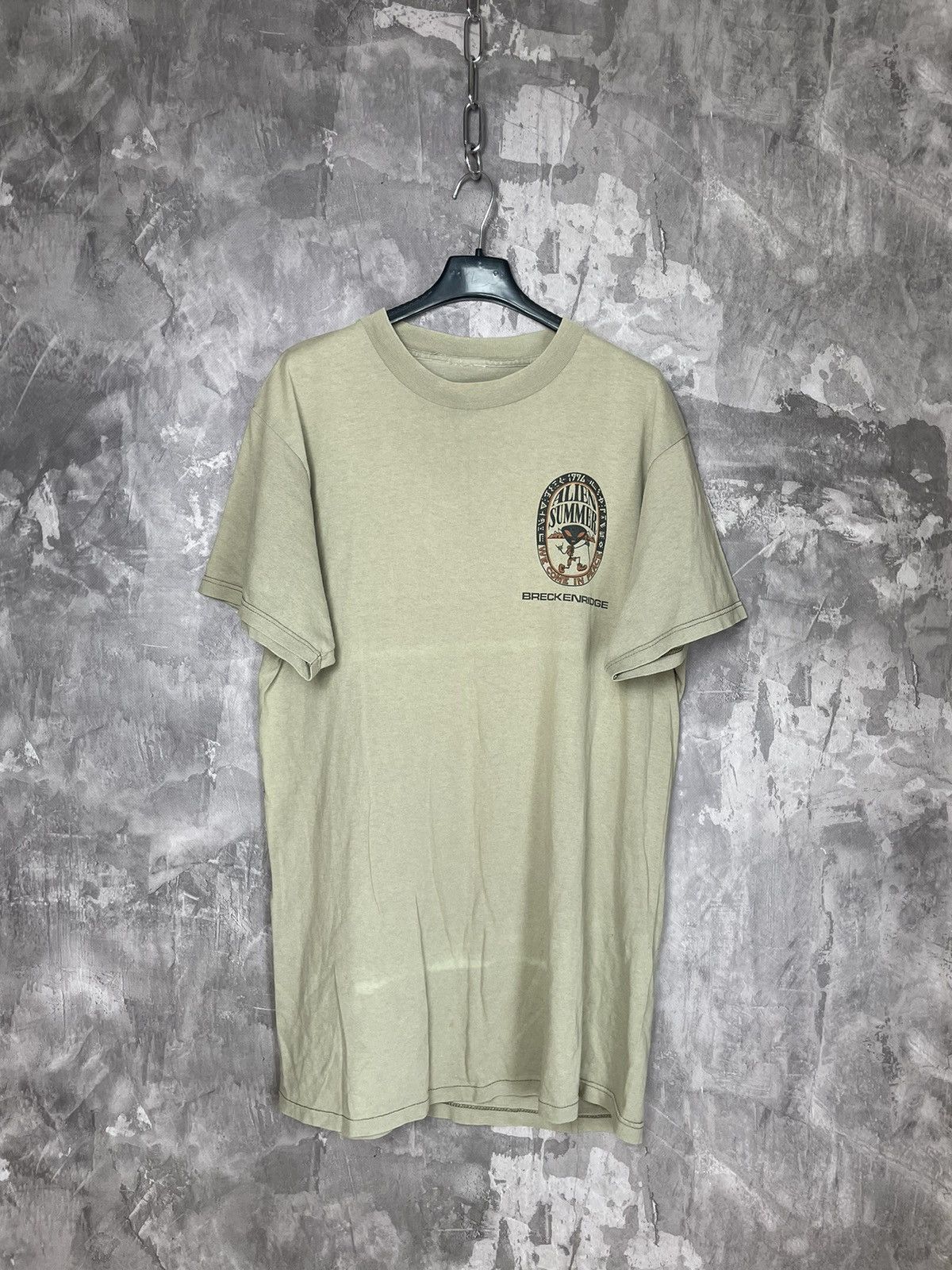 Vintage Vintage Y2K Crazy 1996s Big Logo Alien Summer T shirt Size US L / EU 52-54 / 3 - 6 Thumbnail