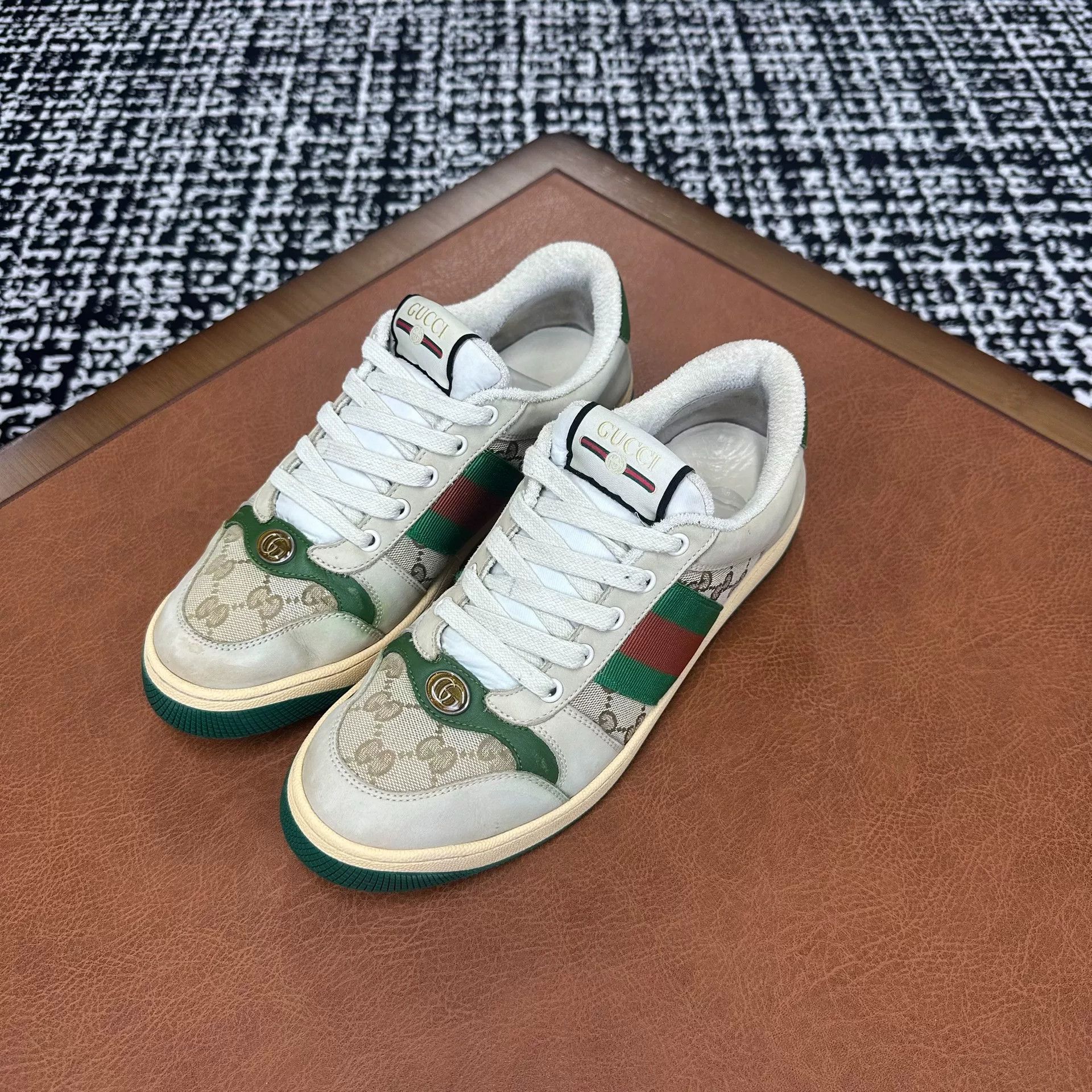 Gucci Gucci Green Lowtop Sneakers 8 Men Size US 8 / EU 41 - 1 Thumbnail