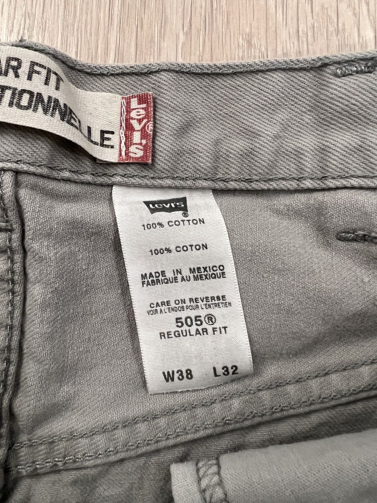 Levi's × Vintage Vintage Levi’s 505 Light Wash Denim Jeans y2k 2000s 00s Size US 36 / EU 52 - 7 Thumbnail