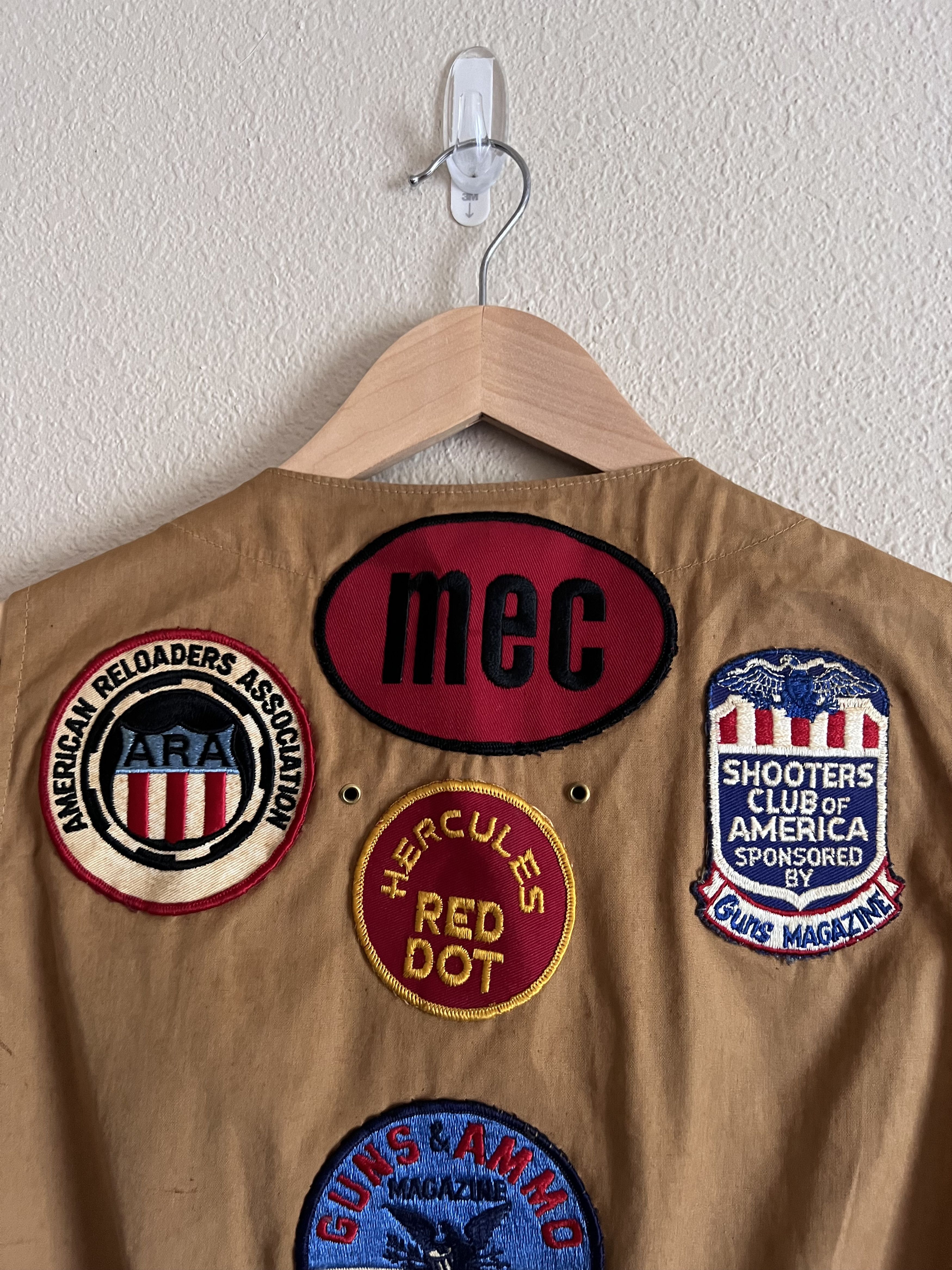 Vintage Vintage 80s Hunting Vest with Patches and Pins Size US L / EU 52-54 / 3 - 7 Thumbnail