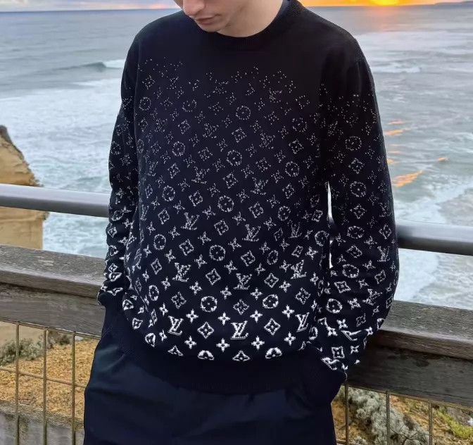 Louis Vuitton LV Monogram Gradient Black Knit Sweatshirt M Size US M / EU 48-50 / 2 - 9 Thumbnail