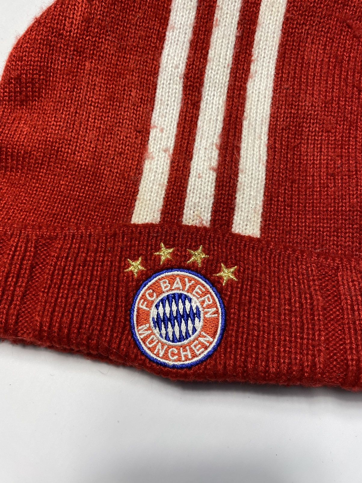 Adidas Adidas Vintage FC Bayern Munchen 3 Stripes Red Beanie Hat Size ONE SIZE - 3 Thumbnail