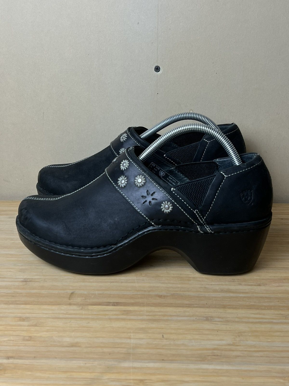 Ariat ARIAT Westlake 15110 11B Black Leather Slip On Closed Heel Size US 11 / IT 41 - 2 Thumbnail