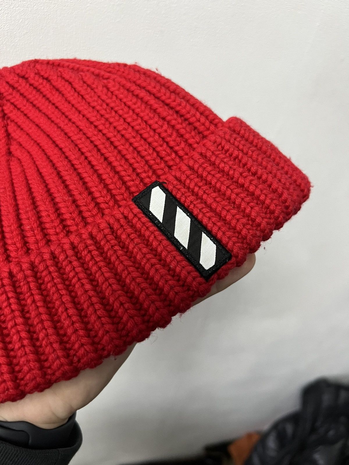 Off-White Off-White Beanie/Toque Hat Red Size ONE SIZE - 4 Thumbnail