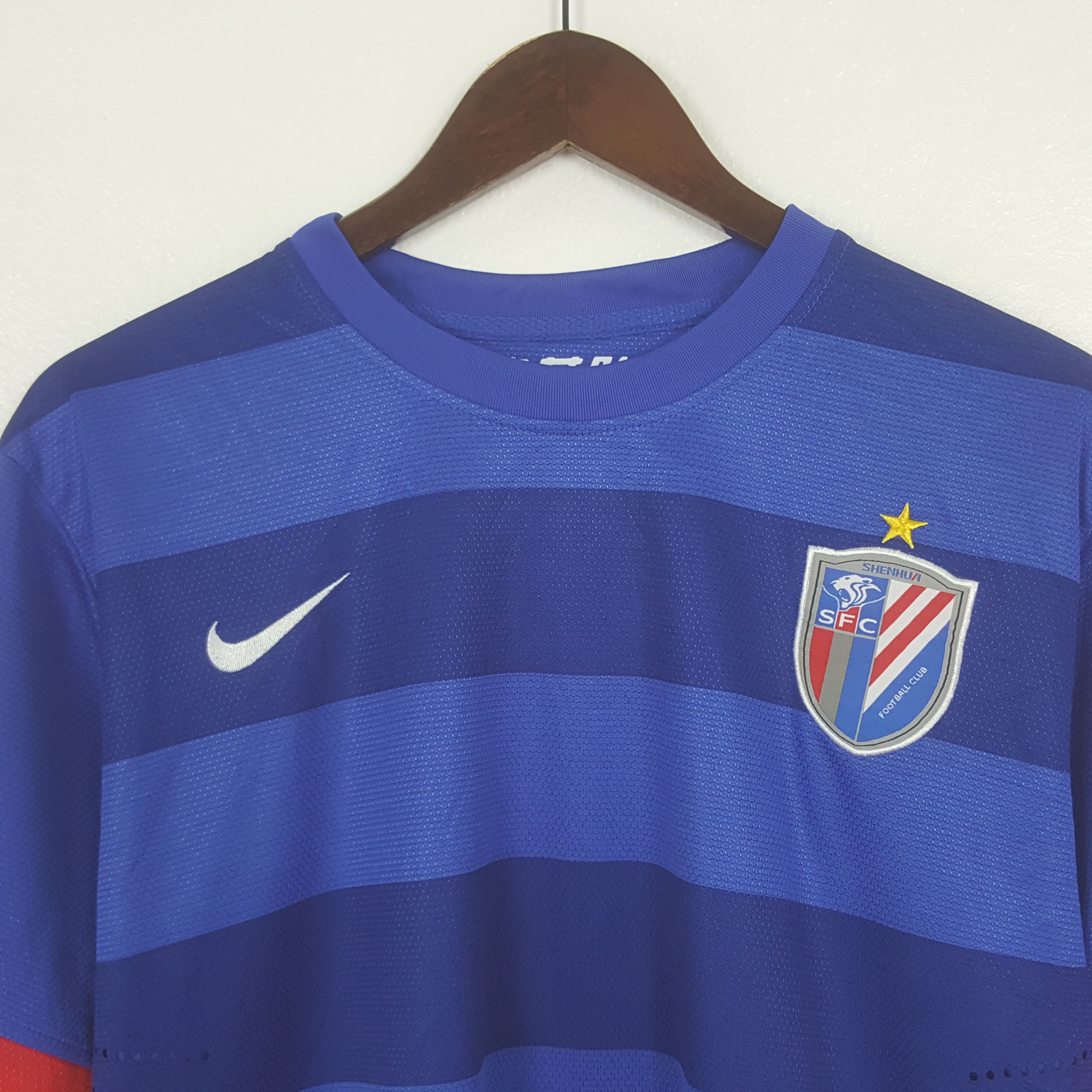 Nike Vintage NIKE Shenhua Football Club Jersey Size US L / EU 52-54 / 3 - 2 Thumbnail