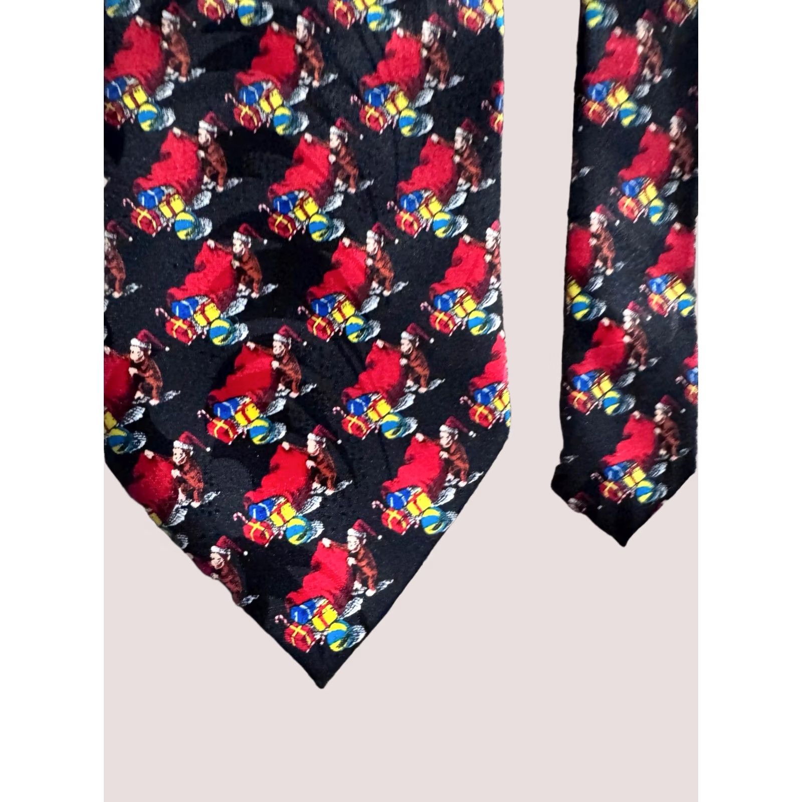 George Curious George Silk Neck Tie Mens Multicolor Christmas Images Ascot Shirt? Size ONE SIZE - 1 Thumbnail