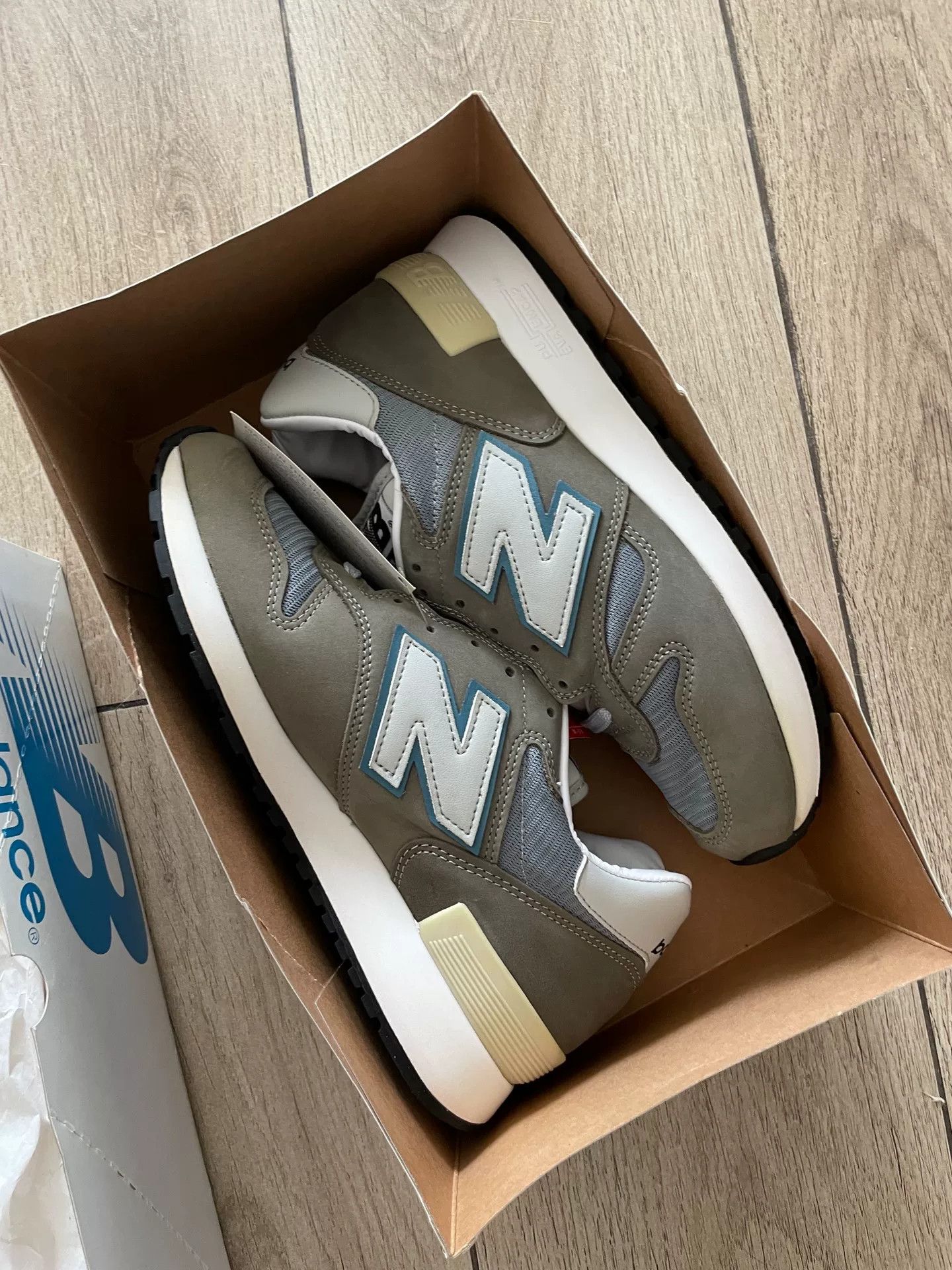 New Balance New Balance M1300JP2 Size US 7 / EU 40 - 1 Thumbnail