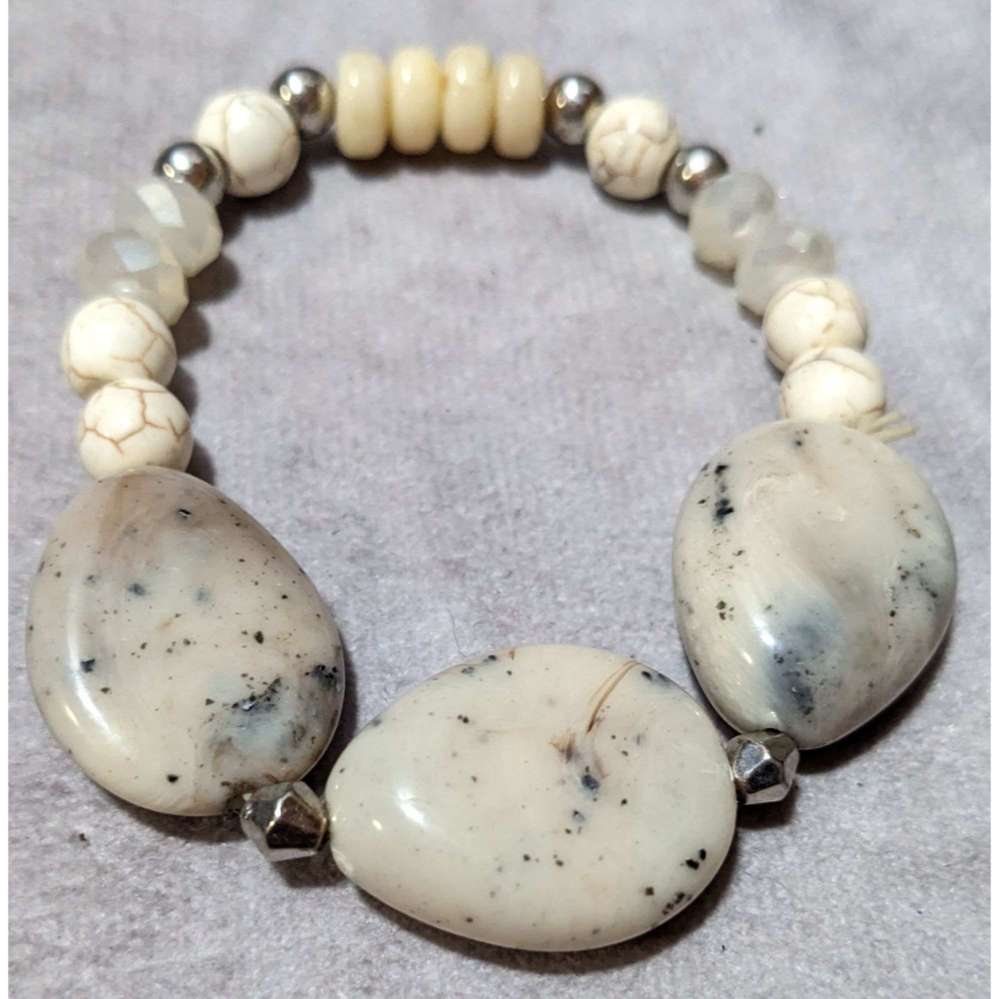 Other Cream Tone Glass And Stone Beaded Stretch Bracelet Size ONE SIZE - 5 Thumbnail