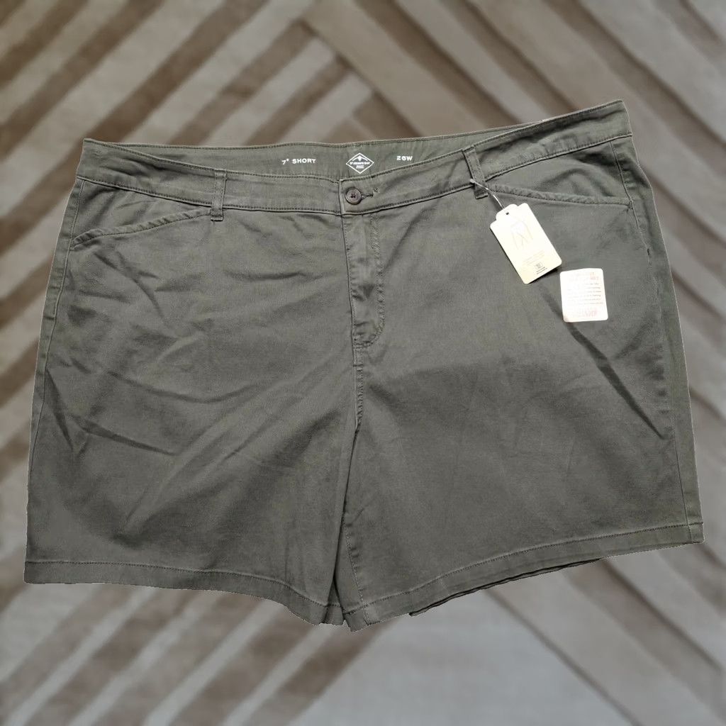 Vintage St John's Bay Women Plus 26W Oregano Green Mid-Rise 7" Twill Shorts NEW Size 26" / US 2 / IT 38 - 1 Thumbnail