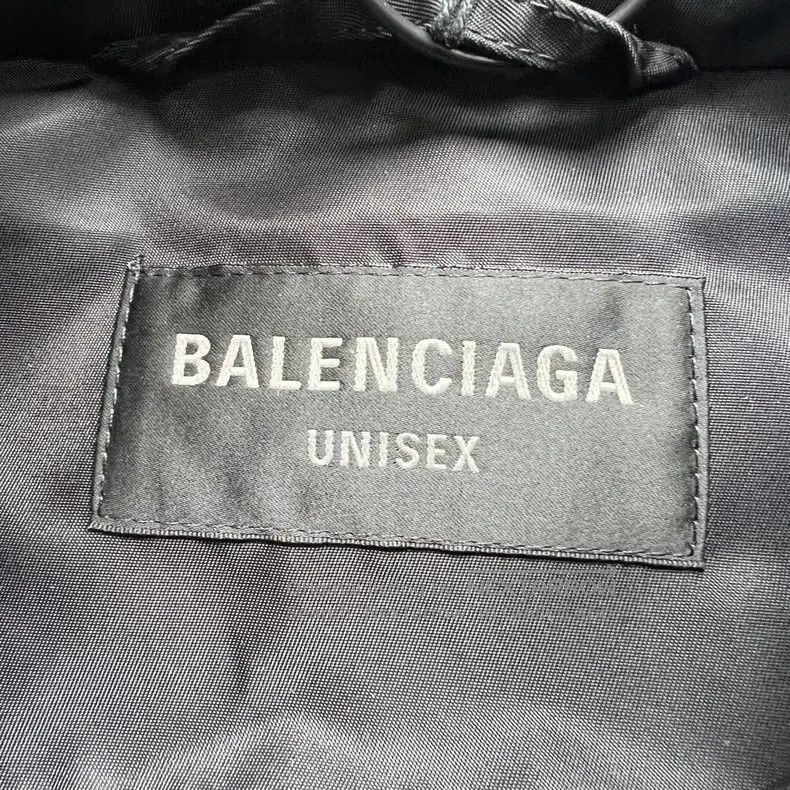 Balenciaga Balenciaga Back Big LOGO Tape Bandage Functional Windbreak Size US M / EU 48-50 / 2 - 6 Thumbnail