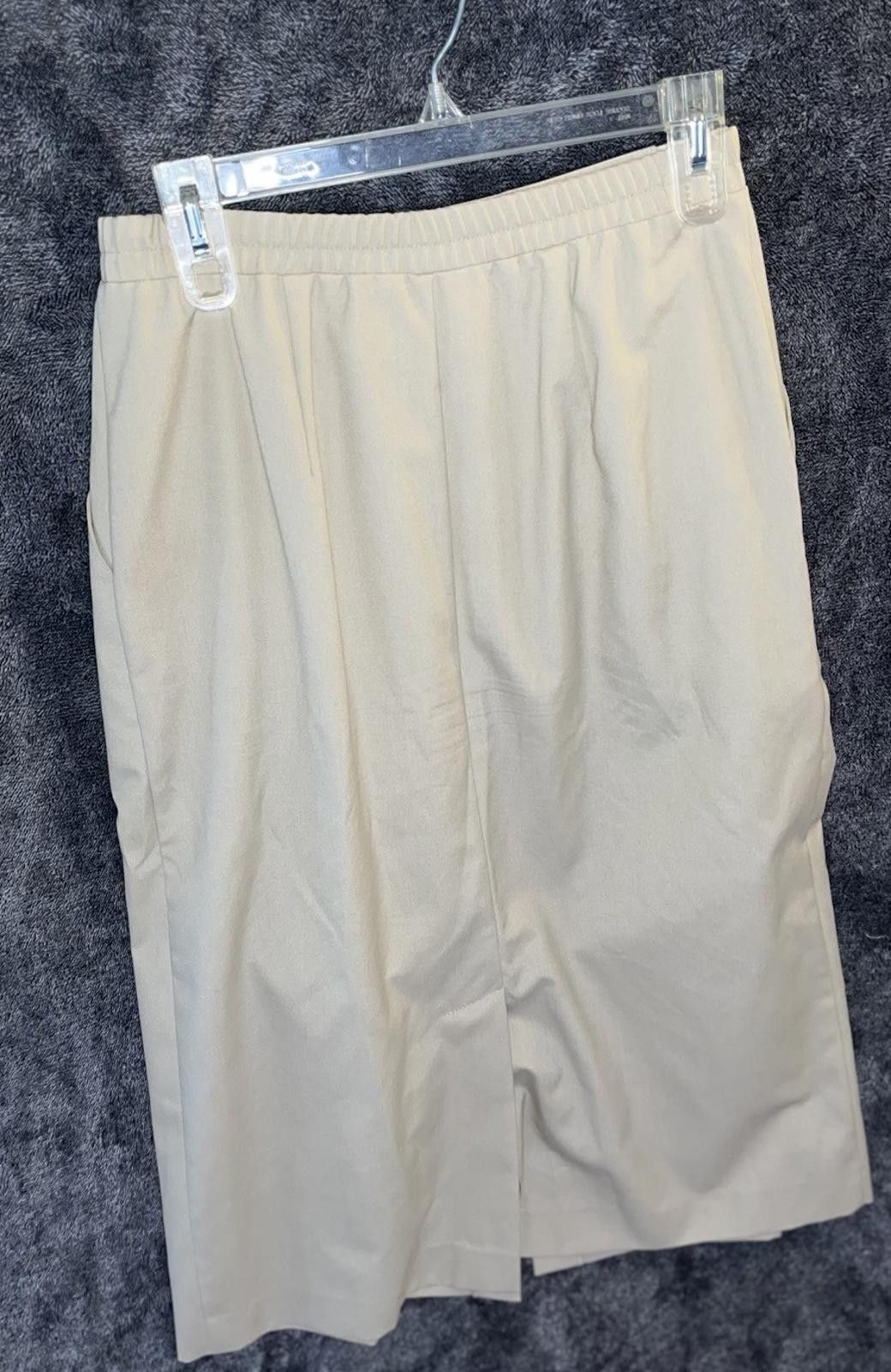 Other Koret Francisca Petite Khaki Shorts Size 6 Elastic Waist Size 28" / US 6 / IT 42 - 2 Thumbnail