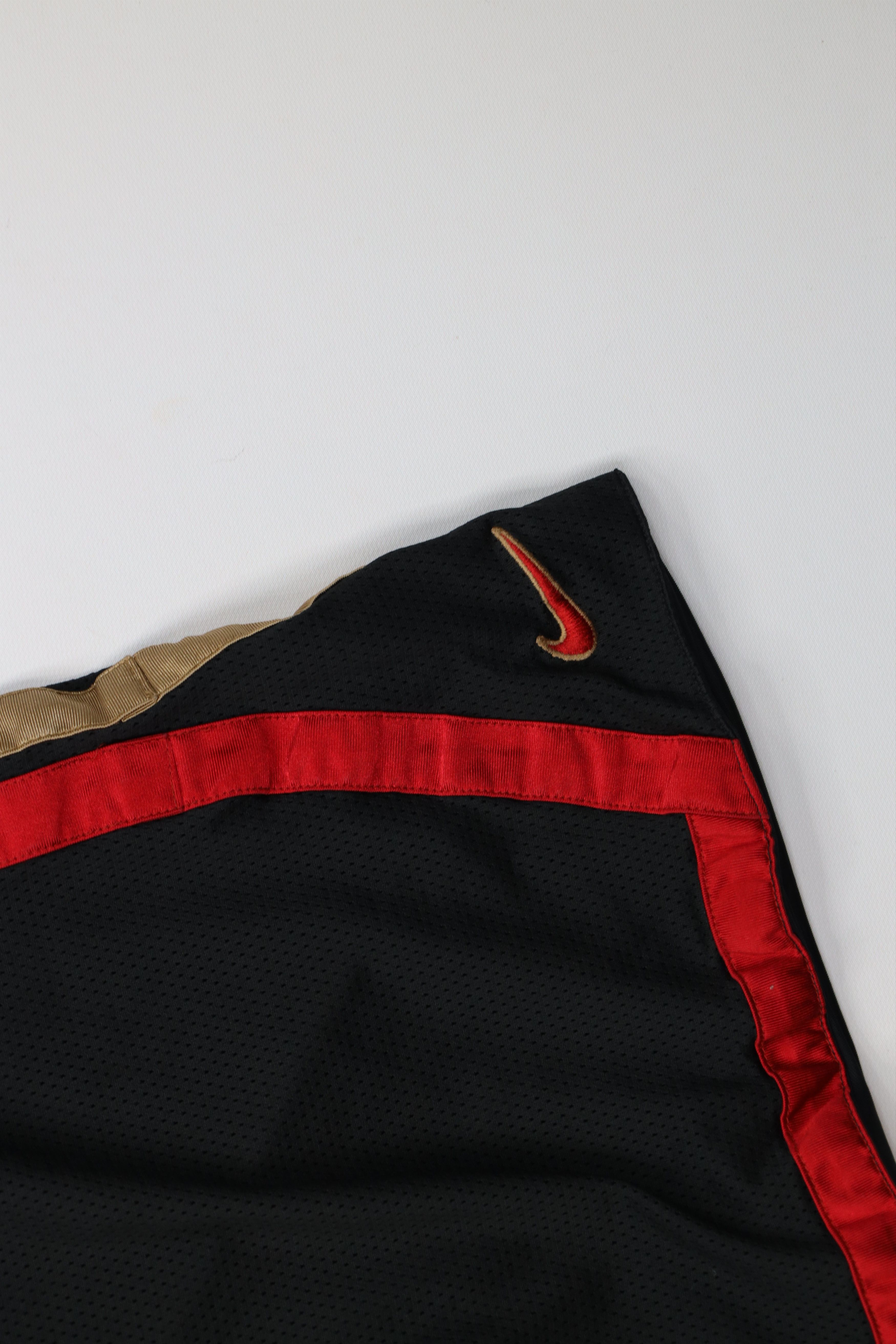 Nike Vintage Y2K Nike Mini Swoosh Mesh Gym Basketball Shorts Size US 32 / EU 48 - 5 Thumbnail