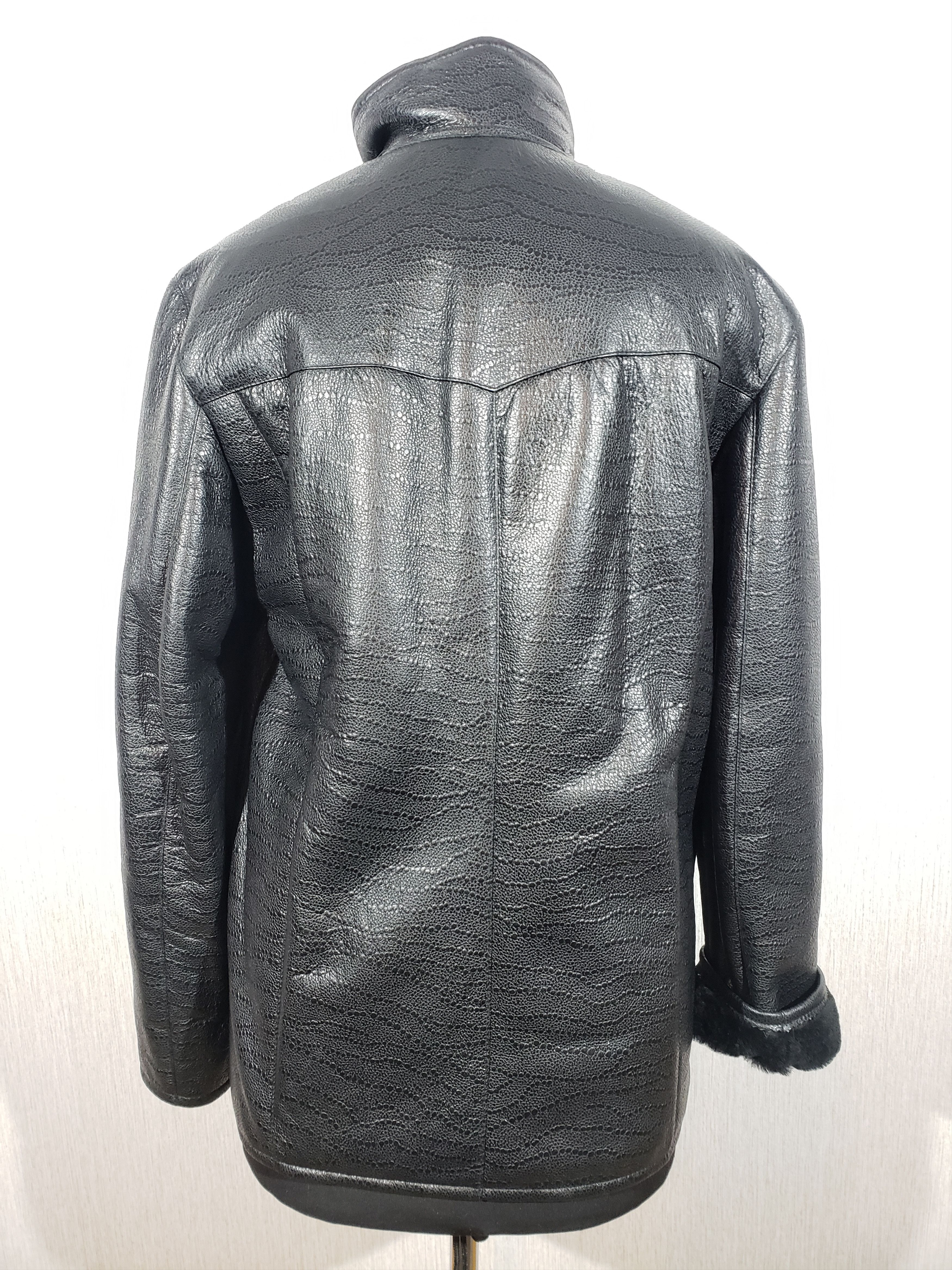 Other Wonderful men's black sheepskin coat with a metal zipper. Size US L / EU 52-54 / 3 - 4 Thumbnail
