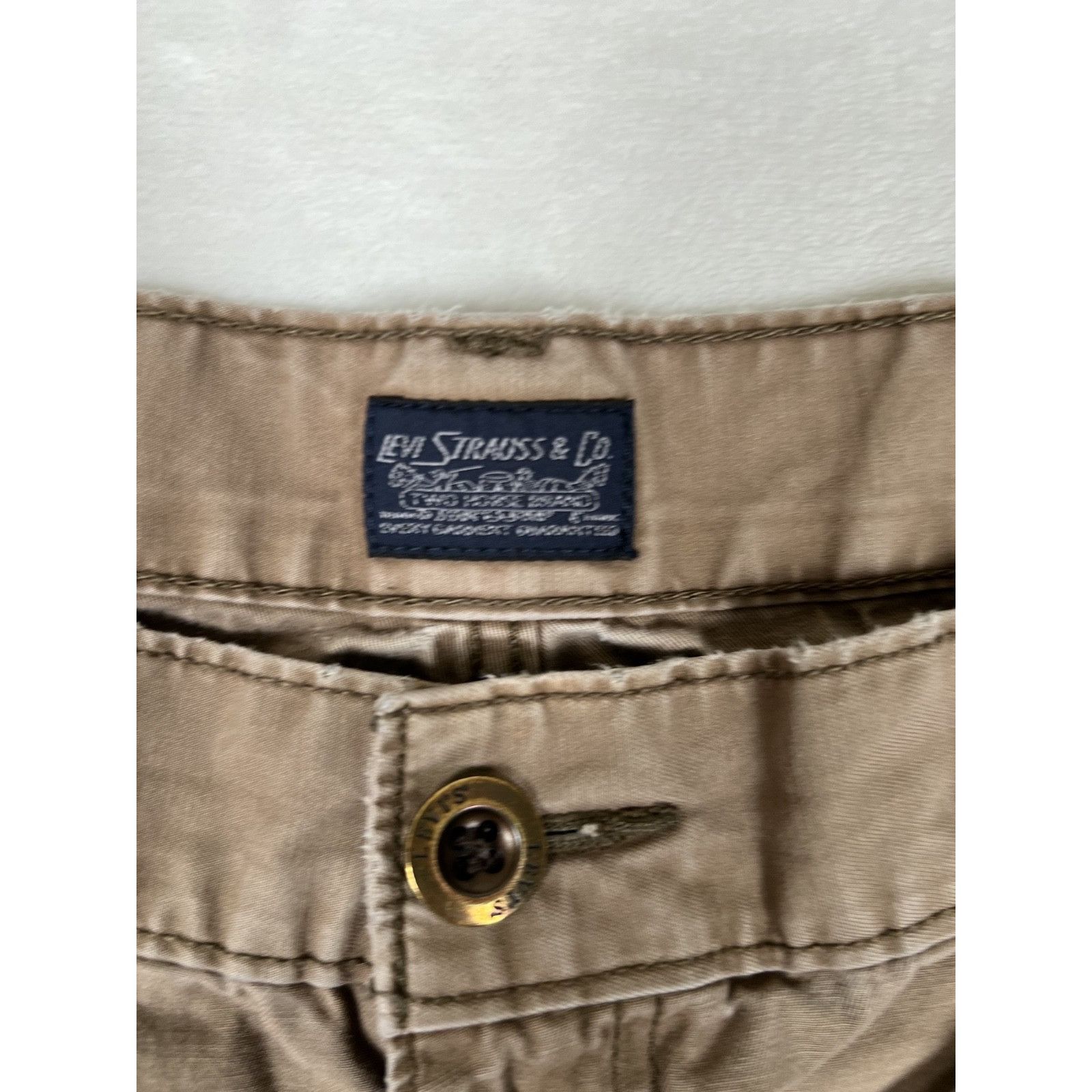 Levi's Vintage Levi’s Khaki Tan Cargo Shorts Size 38 Baggy Y2K Skat Size US 38 / EU 54 - 3 Thumbnail