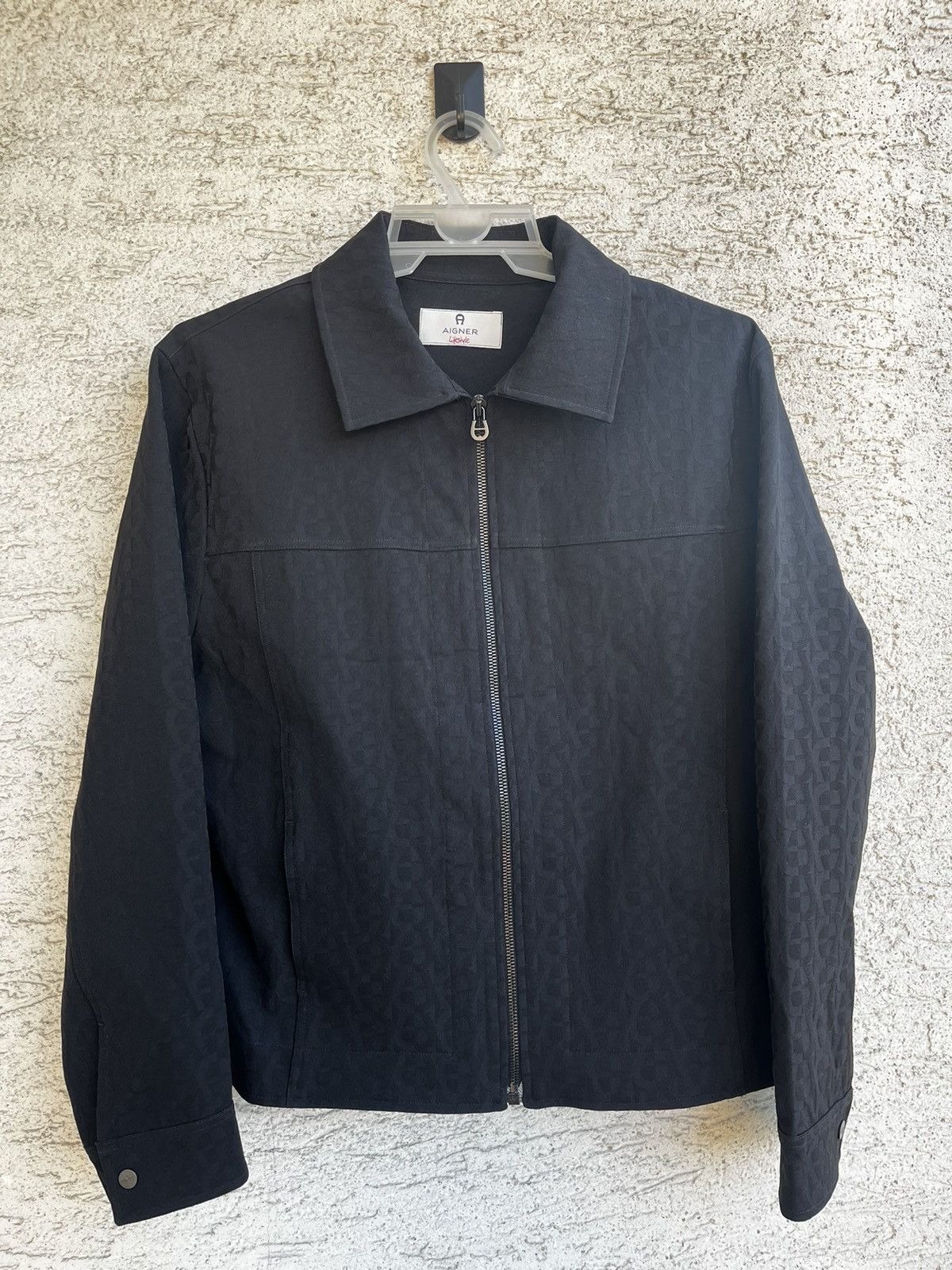 Aigner Monogram jacked