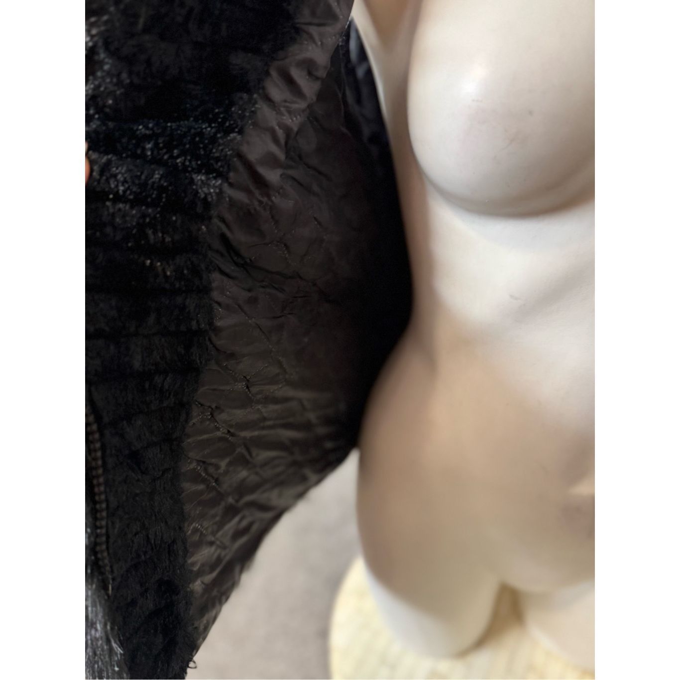 Other Black Faux Fur Vest Women’s Small – Soft Plush Texture, Warm Size S / US 4 / IT 40 - 11 Thumbnail