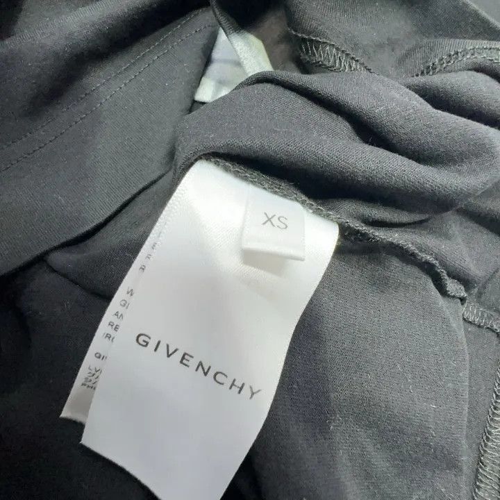 Givenchy Givenchy Givenchy x Chito Black Logo TShirt -2507 Size US XS / EU 42 / 0 - 4 Thumbnail