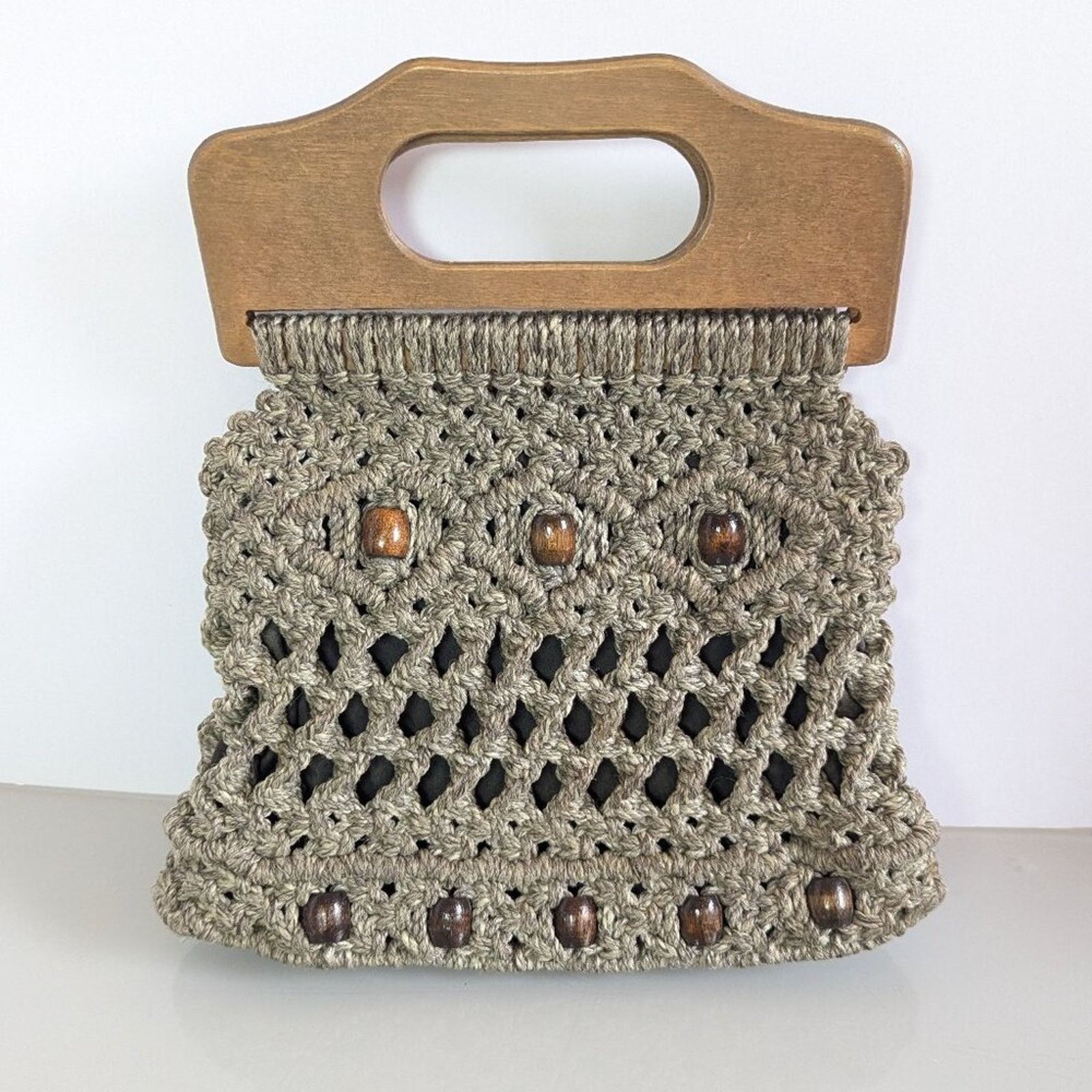 Vintage Vintage Taupe Macrame Bag Upcycled Jewelry Charms Shells Size ONE SIZE - 2 Thumbnail