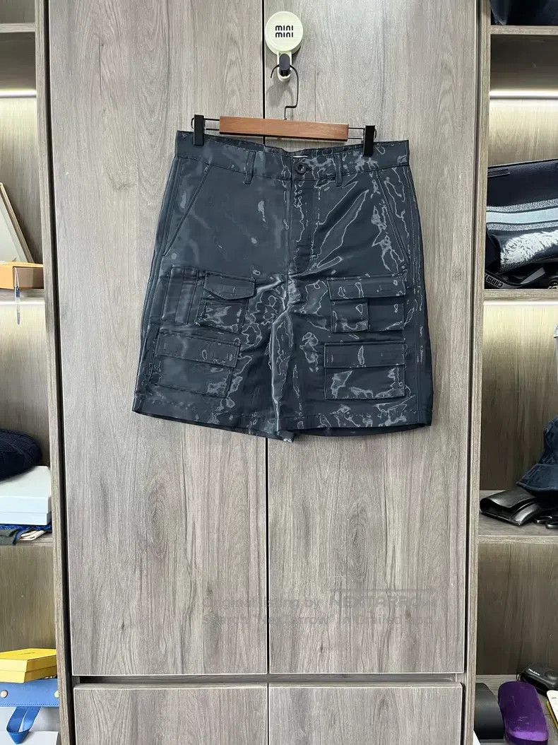 Givenchy Givenchy Reflective multi-pocket shorts Size US 32 / EU 48 - 2 Thumbnail