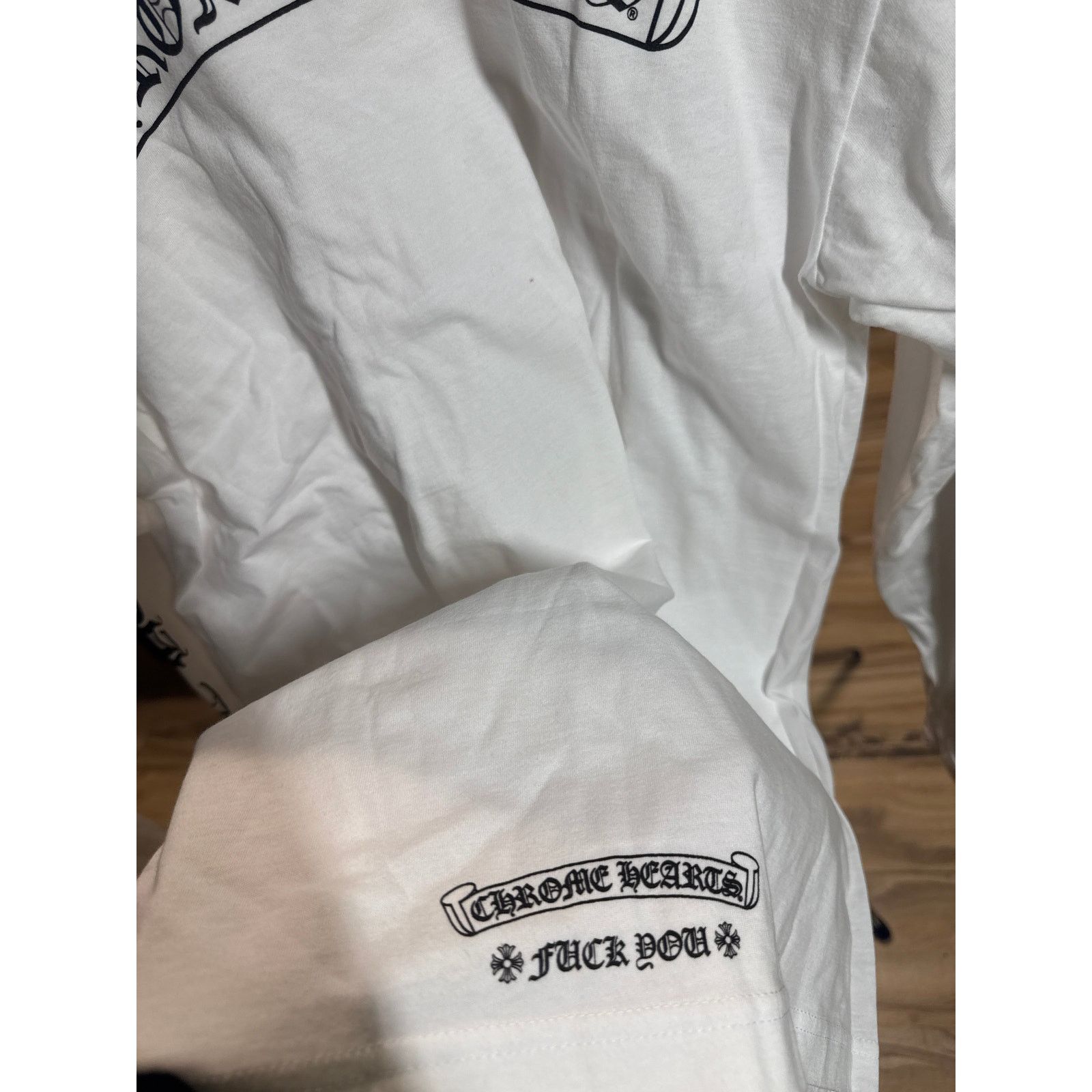 Chrome Hearts Chrome Hearts Scroll Logo White Pocket L/S T-Shirt Size LG Size US L / EU 52-54 / 3 - 4 Thumbnail
