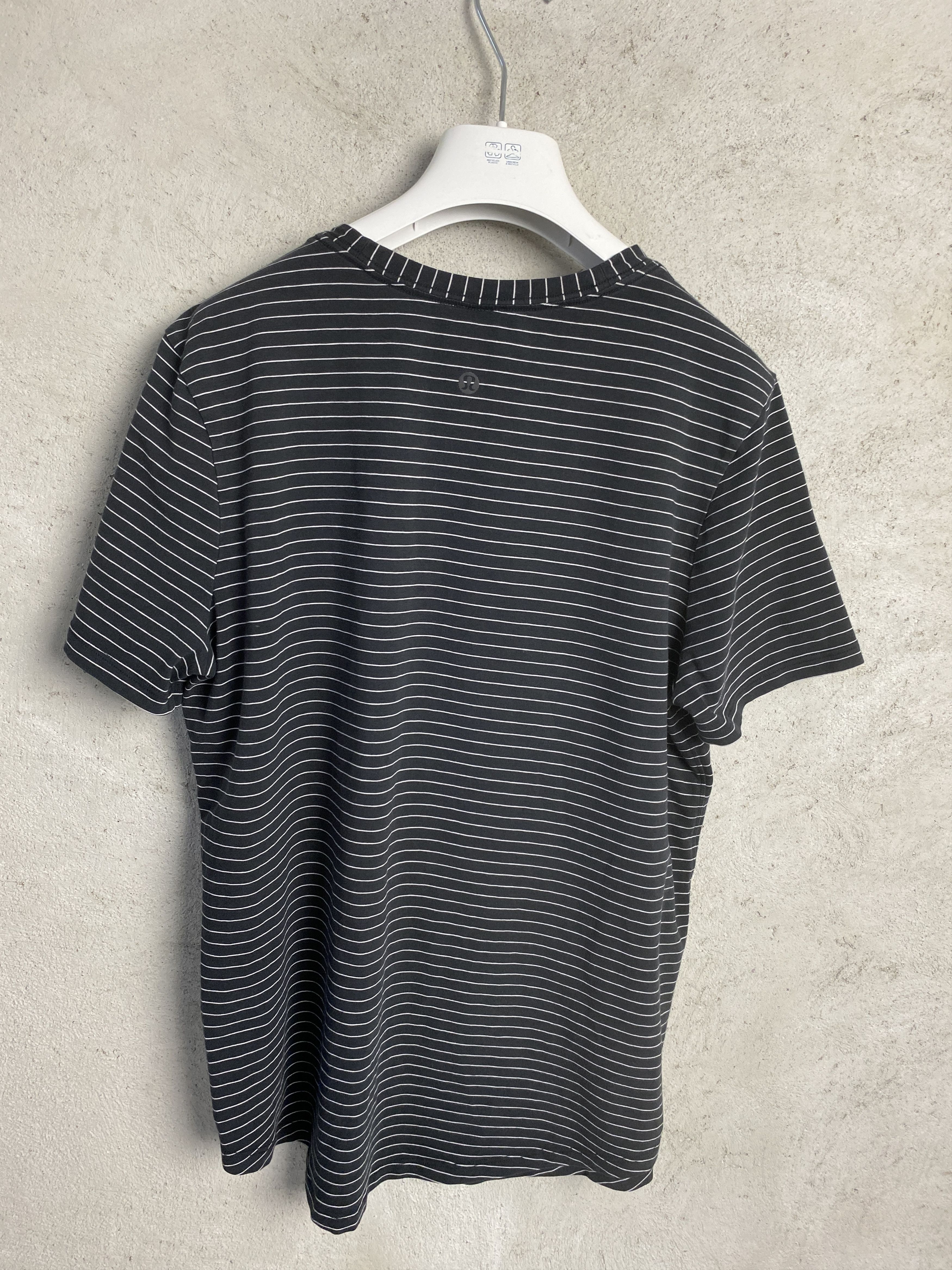 Lululemon Lululemon striped t-shirt tee casual sport yoga pilates Size L / US 10 / IT 46 - 5 Thumbnail