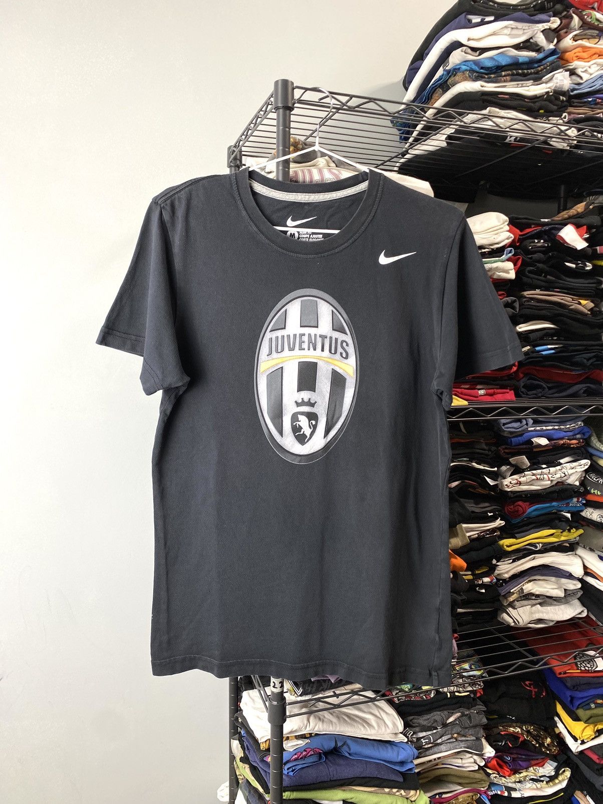 Nike Vintage Nike Juventus T Shirt Soccer Jersey Size US M / EU 48-50 / 2 - 1 Thumbnail