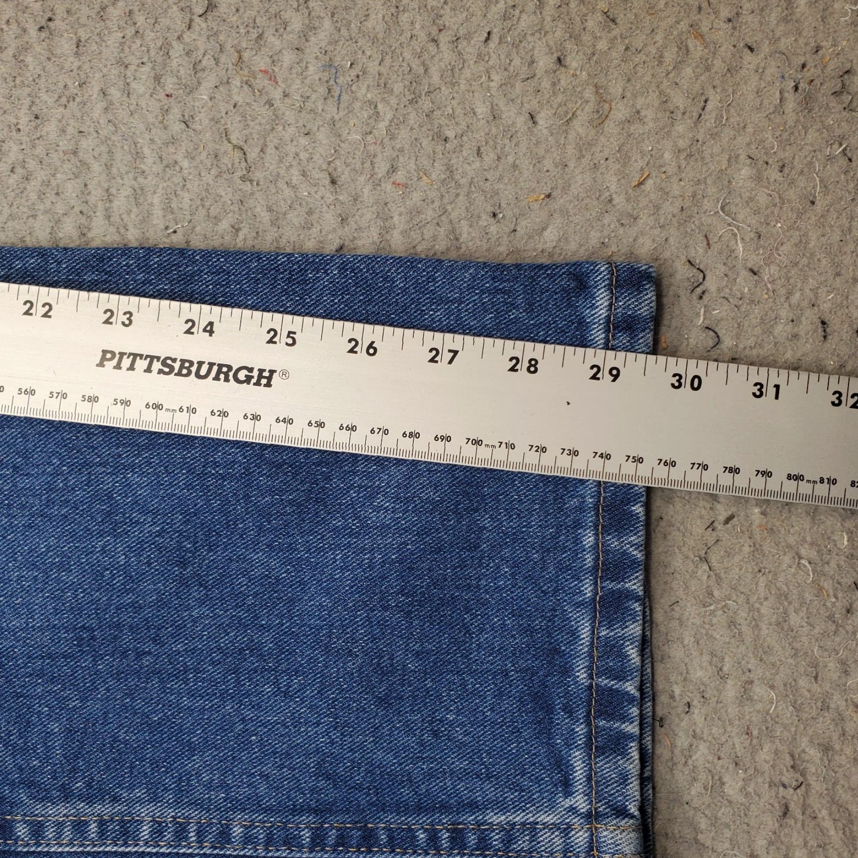 Wrangler Wrangler Rugged Wear Jeans Mens 36x32 Blue Denim Relaxed Fit 1035001AL Denim 5-Pocket Mens Size 36 Blue Jeans Wrangler Rugged Wear 1035001AL Size US 36 / EU 52 - 5 Thumbnail