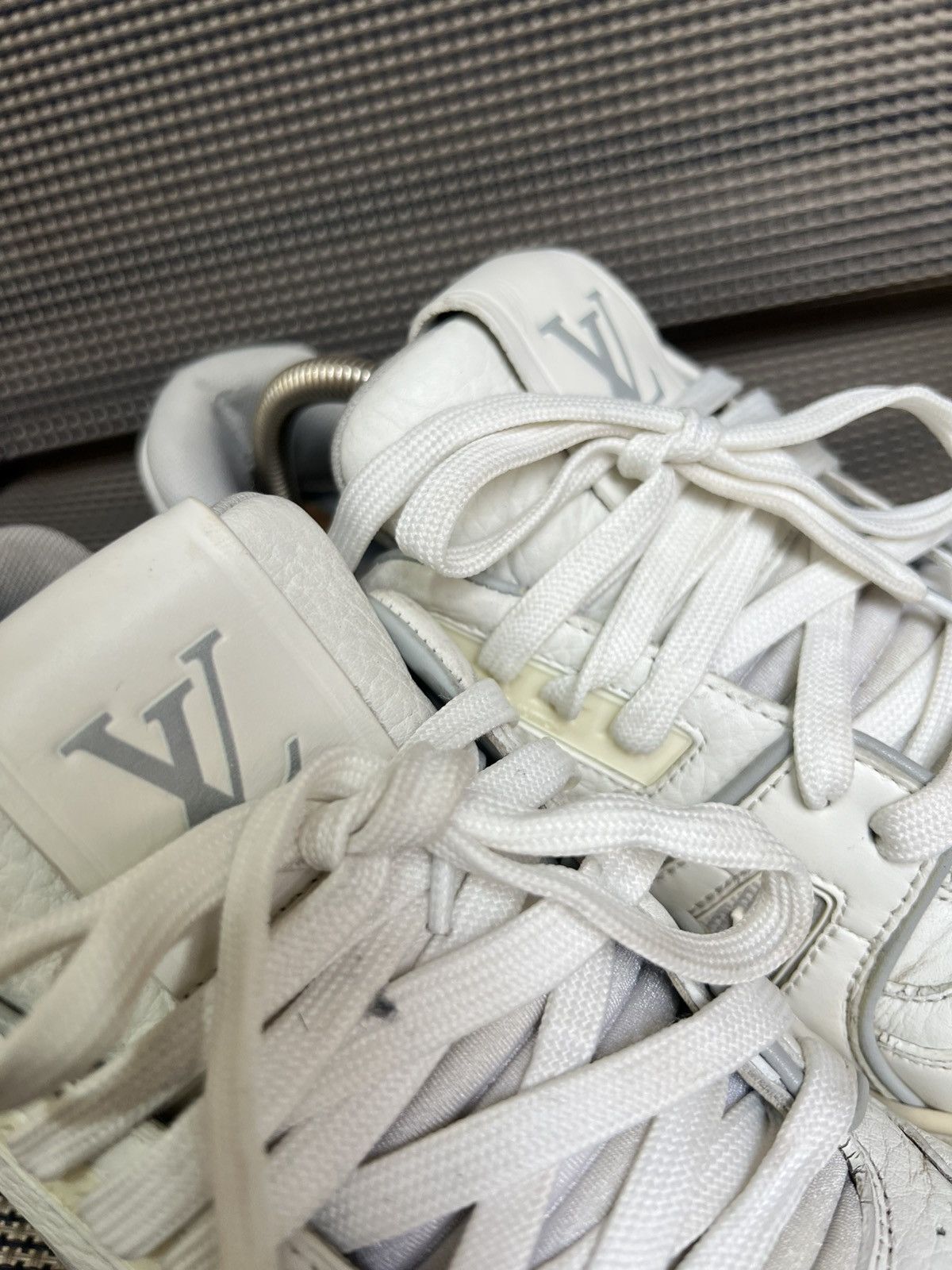 Louis Vuitton Louis Vuitton LV Trainer Size US 8 / EU 41 - 12 Thumbnail