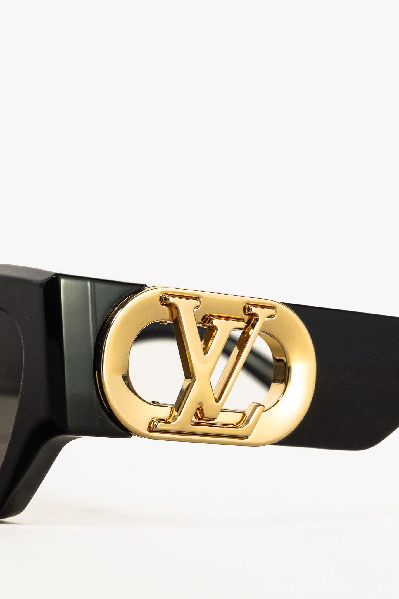 Louis Vuitton Louis Vuitton Link Golden Logo Cat Eye Black Sunglasses Size ONE SIZE - 6 Thumbnail